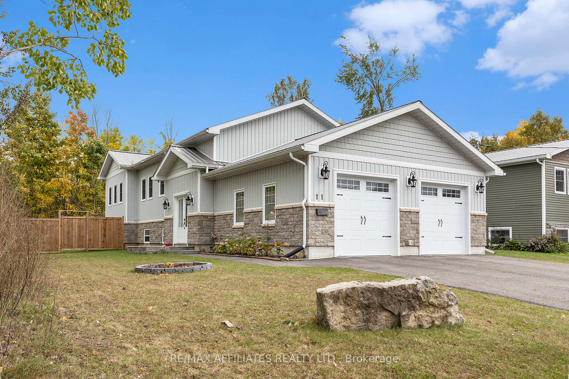 Photo 1 of 11 Pearl Street, Smiths Falls — HOMEH