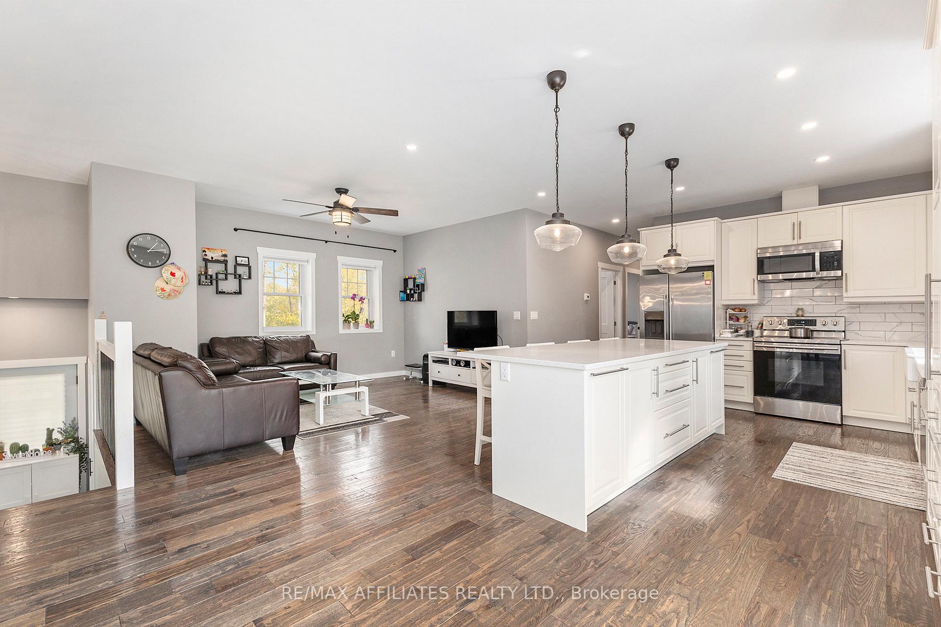 Photo 9 of 11 Pearl Street, Smiths Falls — HOMEH