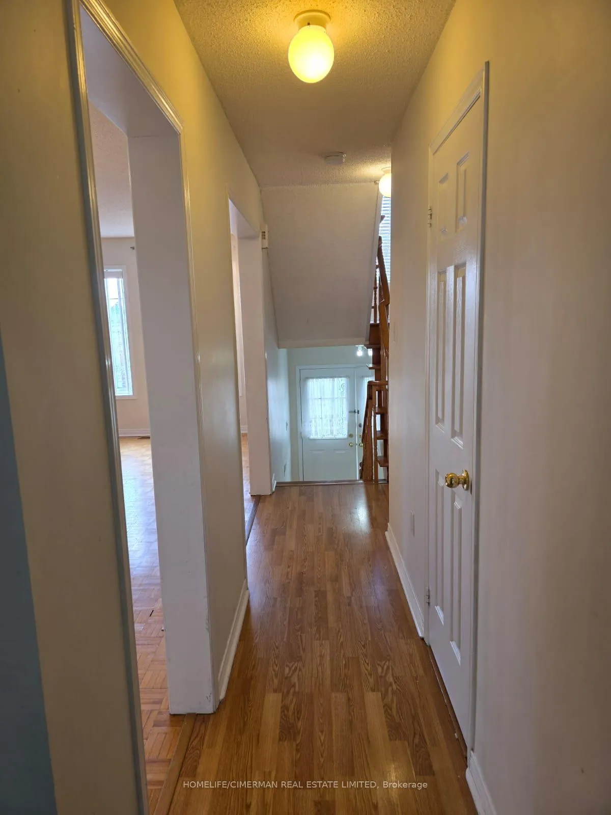 Photo 3 of Unit Upper, 161 Sassafras Circle, Vaughan, Patterson — HOMEH