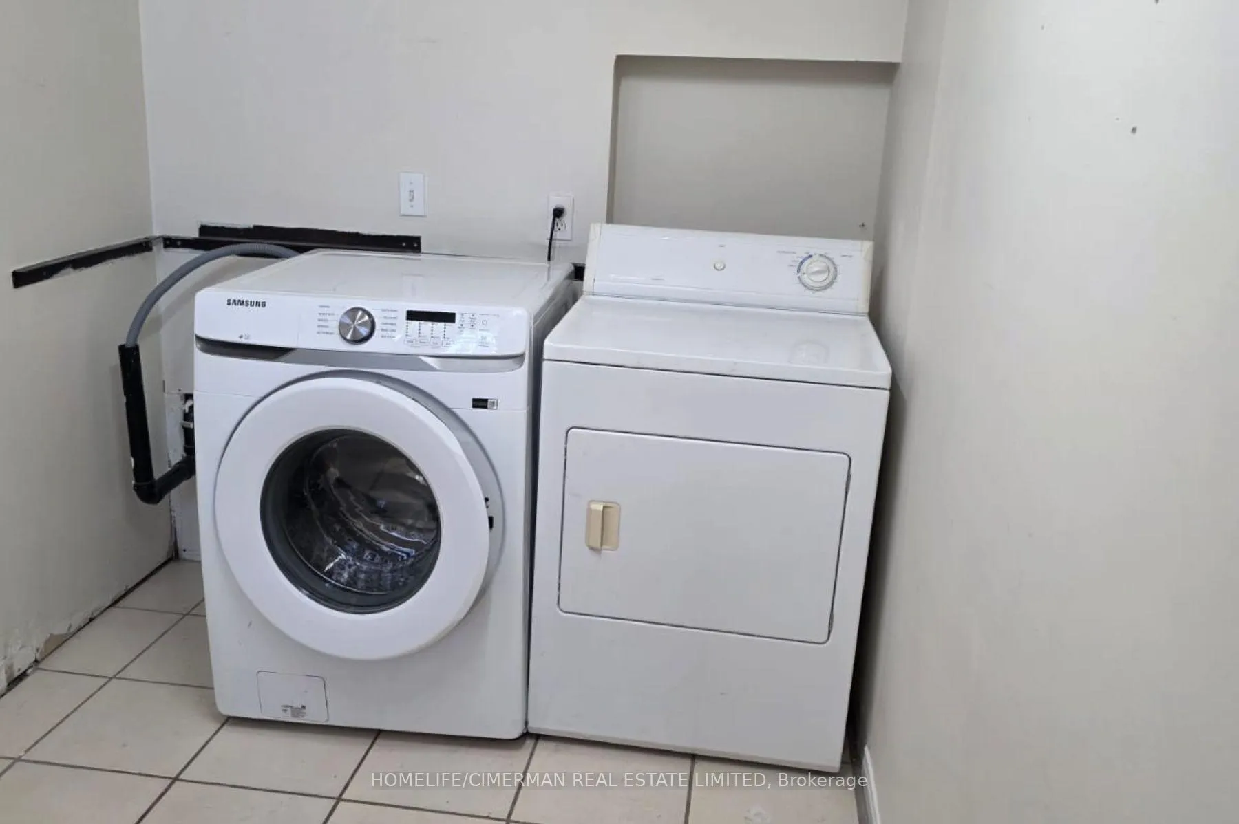Photo 21 of Unit Upper, 161 Sassafras Circle, Vaughan, Patterson — HOMEH