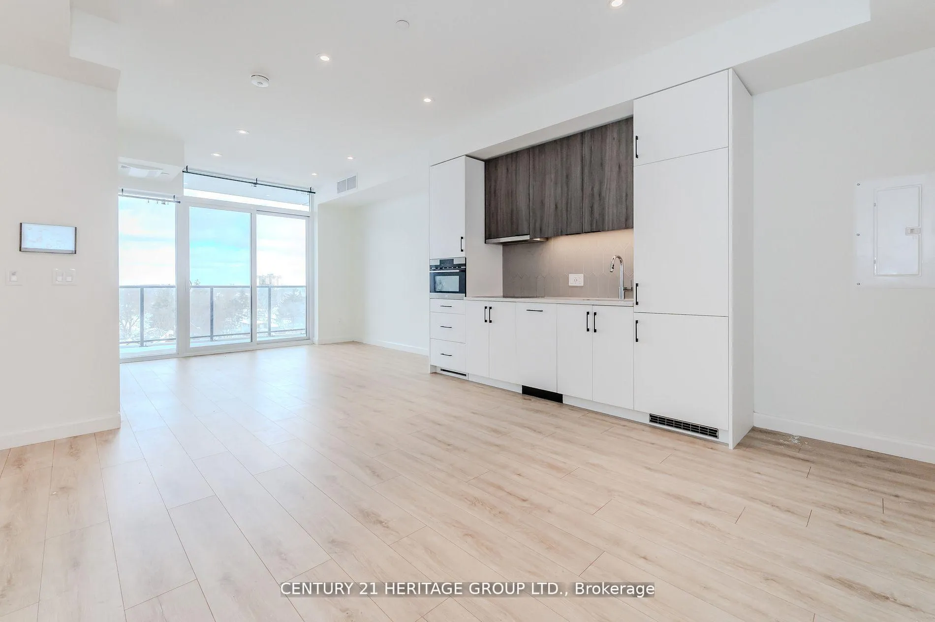 Photo 13 of Unit 703, 741 King Street W, Kitchener — HOMEH