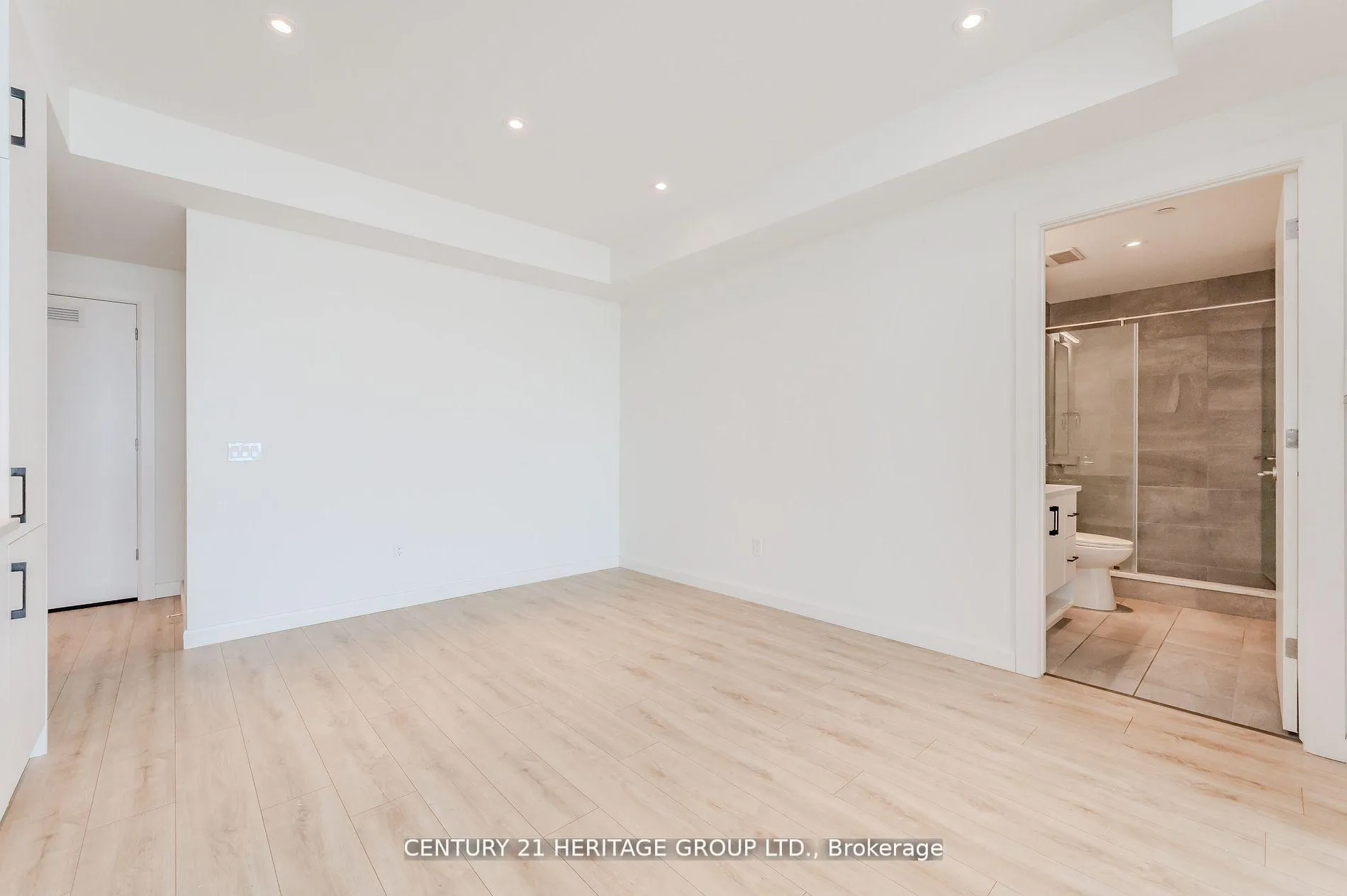 Photo 16 of Unit 703, 741 King Street W, Kitchener — HOMEH