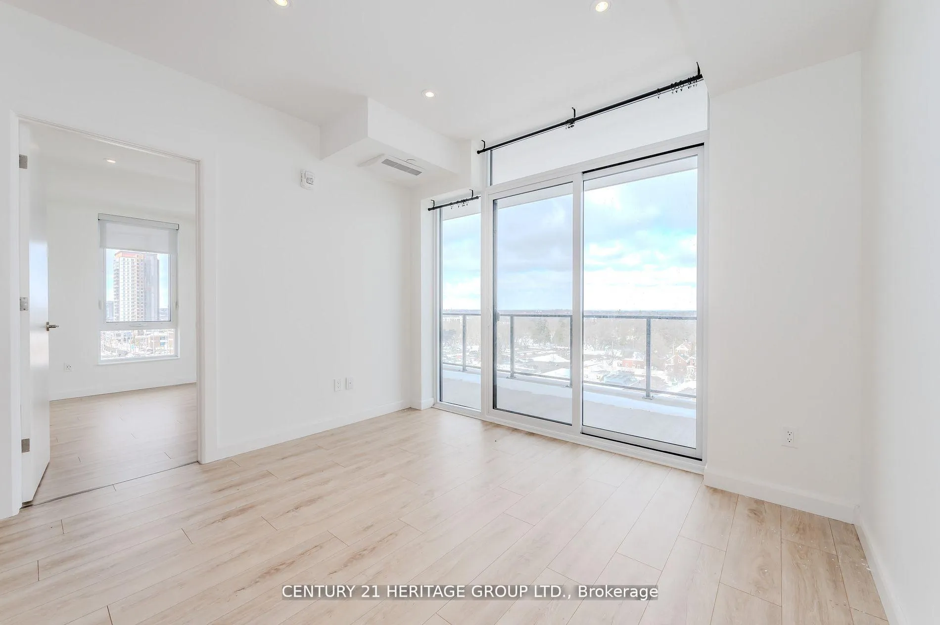 Photo 18 of Unit 703, 741 King Street W, Kitchener — HOMEH