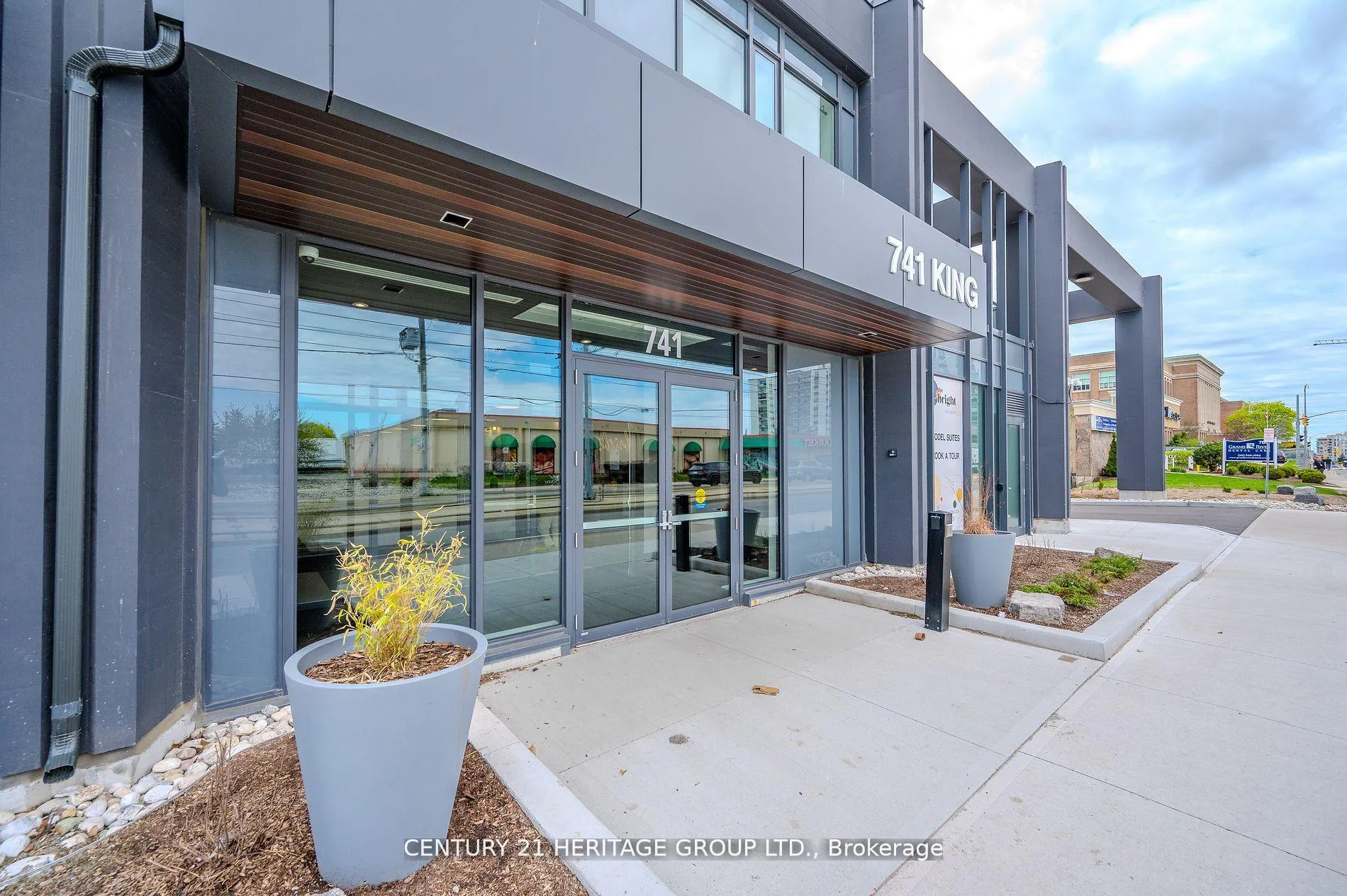 Photo 34 of Unit 703, 741 King Street W, Kitchener — HOMEH