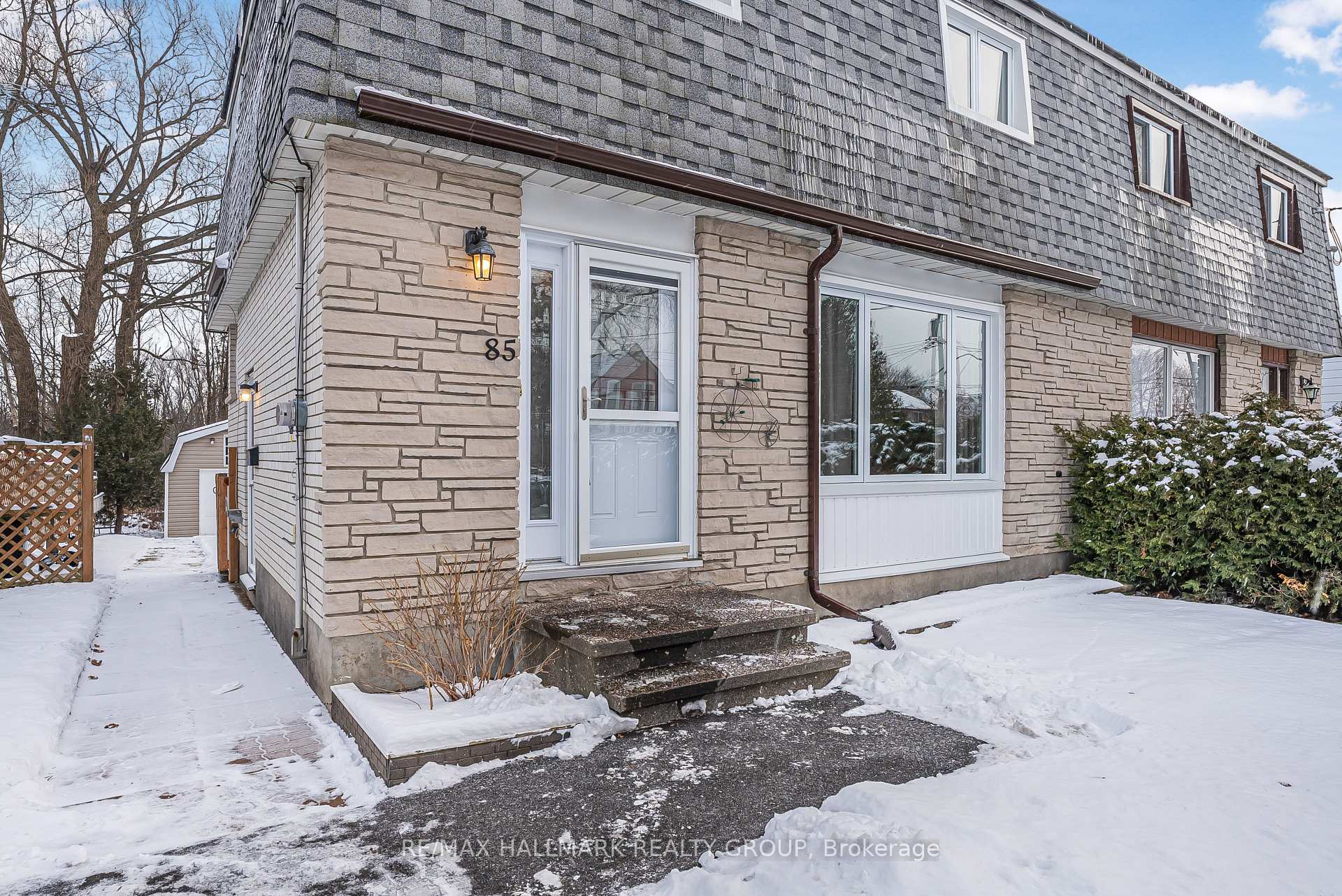Photo 3 of 85 Stephen Street S, Smiths Falls — HOMEH