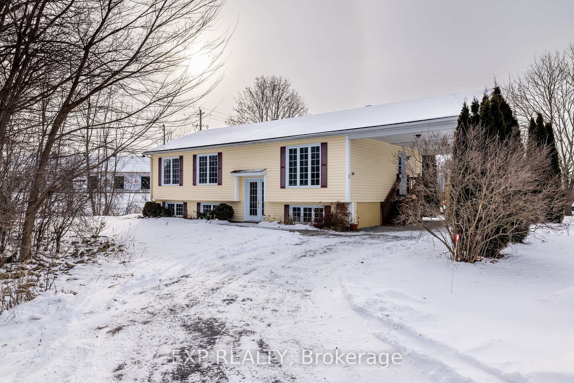 Photo 1 of 39 Pearl Street, Smiths Falls — HOMEH