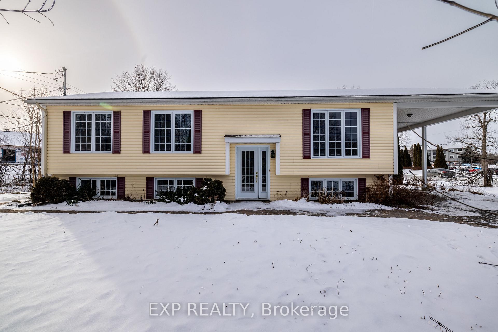 Photo 2 of 39 Pearl Street, Smiths Falls — HOMEH