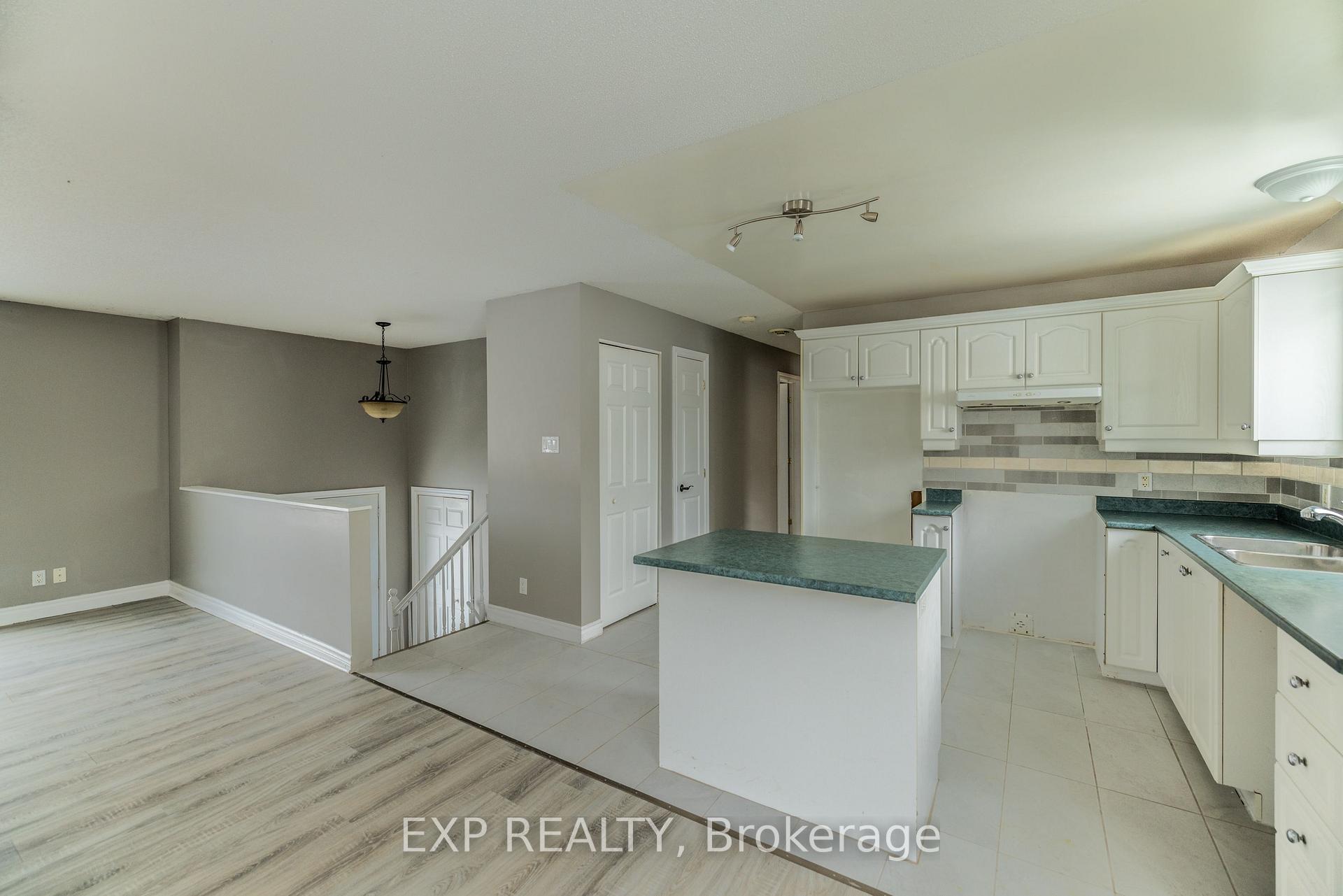 Photo 4 of 39 Pearl Street, Smiths Falls — HOMEH