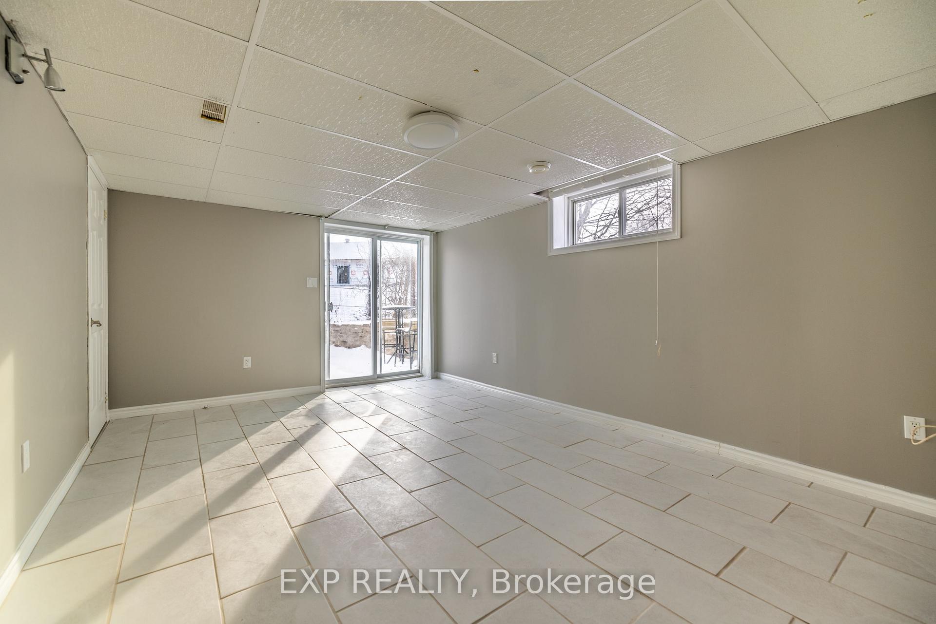 Photo 18 of 39 Pearl Street, Smiths Falls — HOMEH