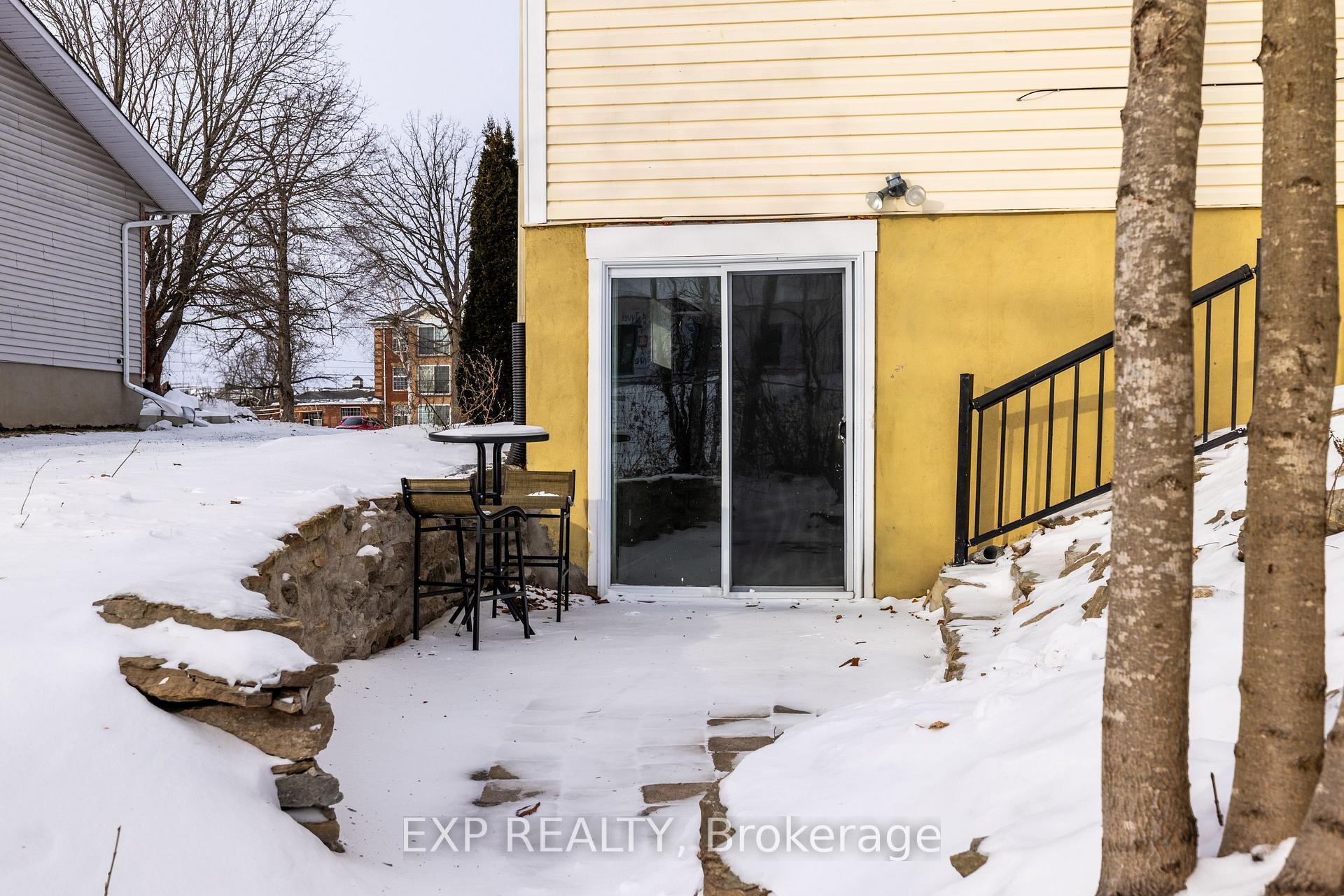 Photo 24 of 39 Pearl Street, Smiths Falls — HOMEH