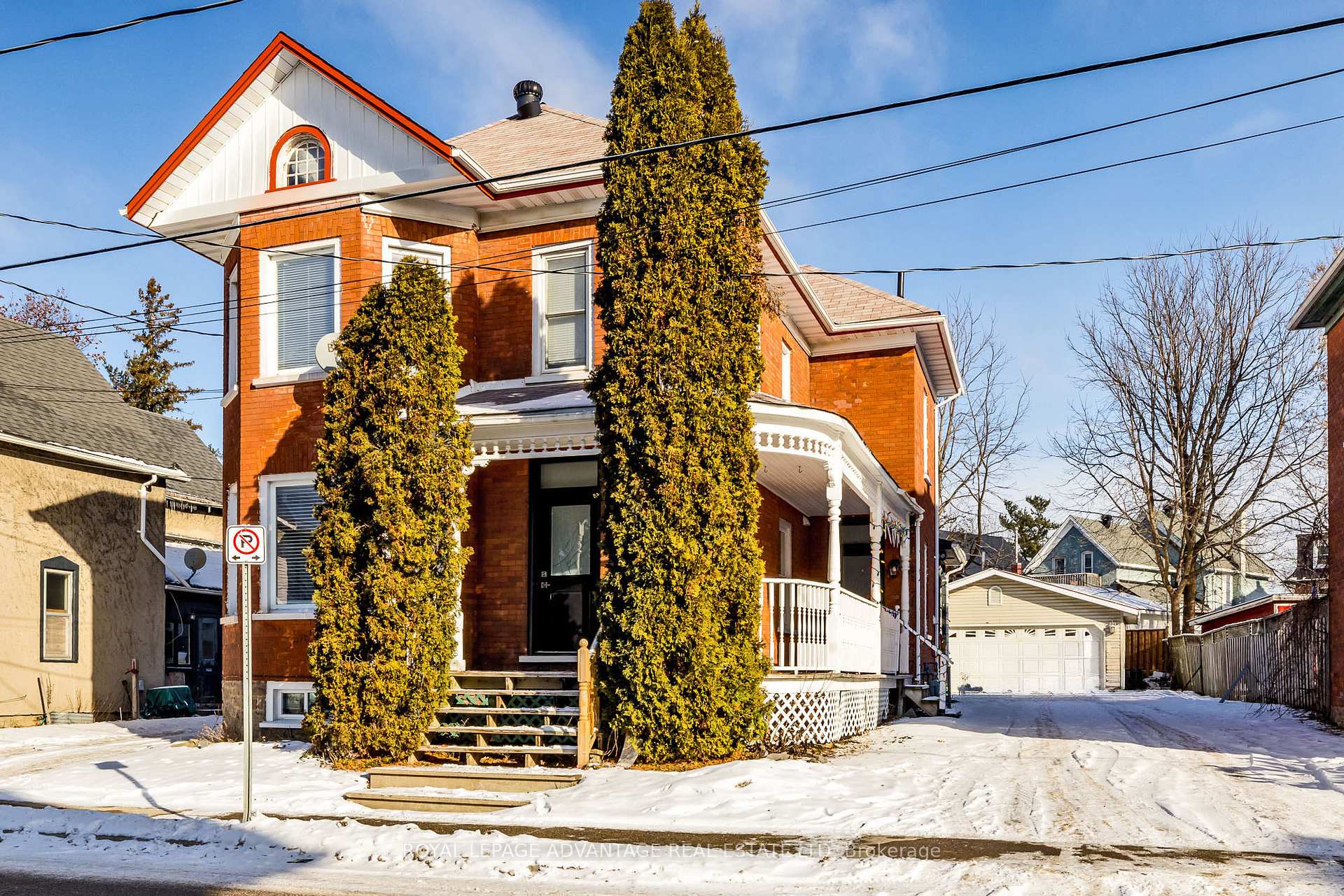 Photo 1 of 33 Kensington Avenue, Smiths Falls — HOMEH