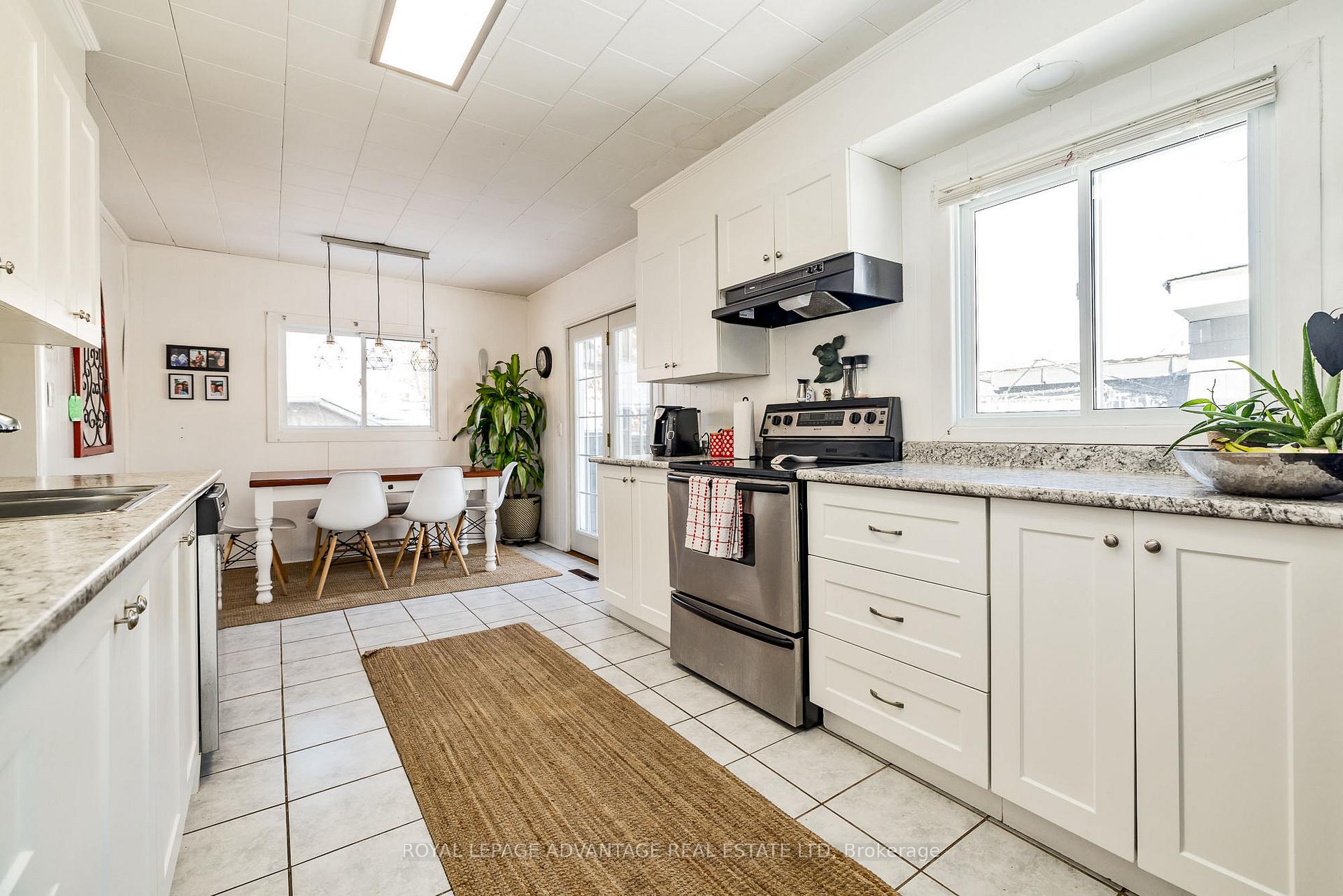 Photo 26 of 33 Kensington Avenue, Smiths Falls — HOMEH