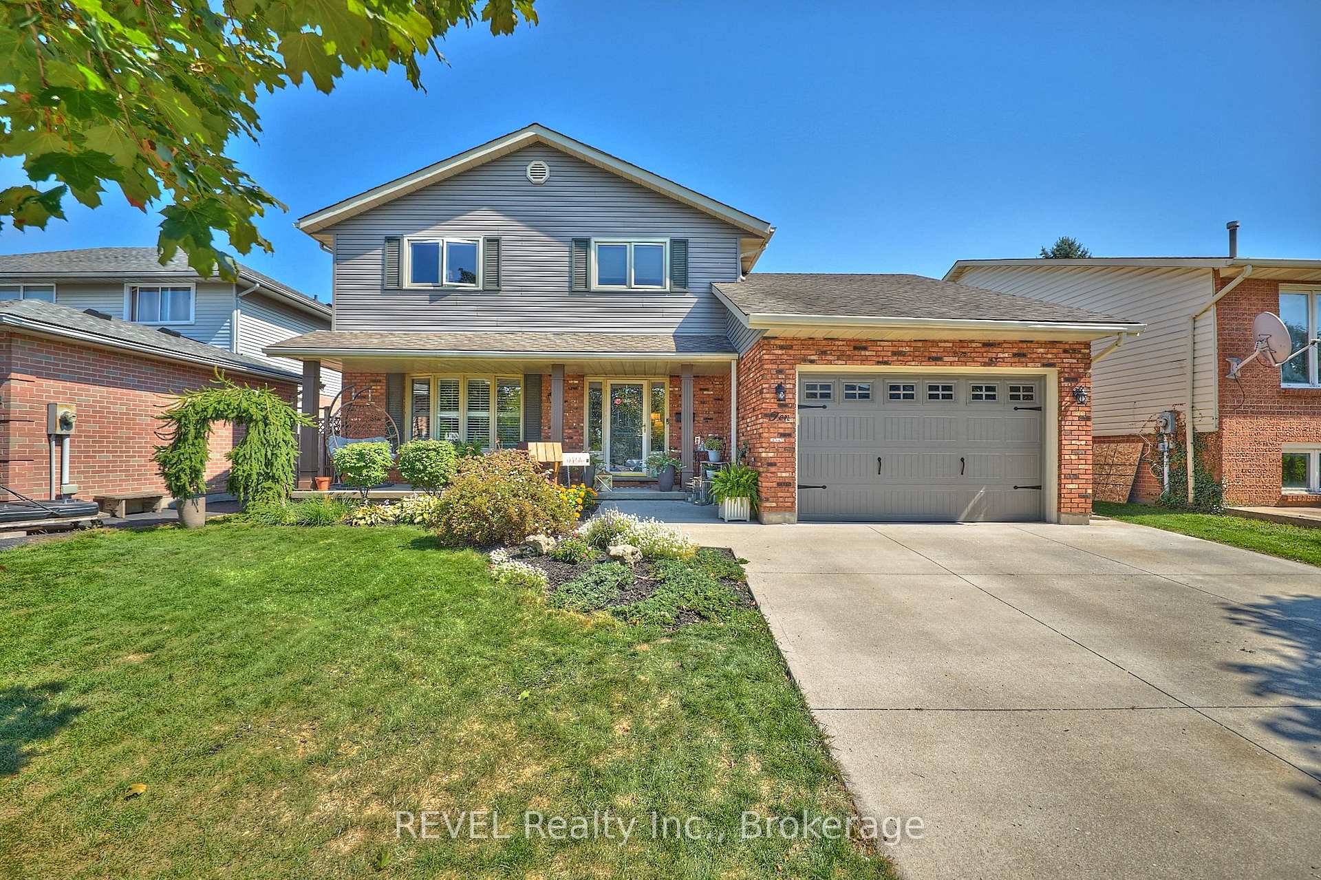 Front of 10 Bascary Crescent