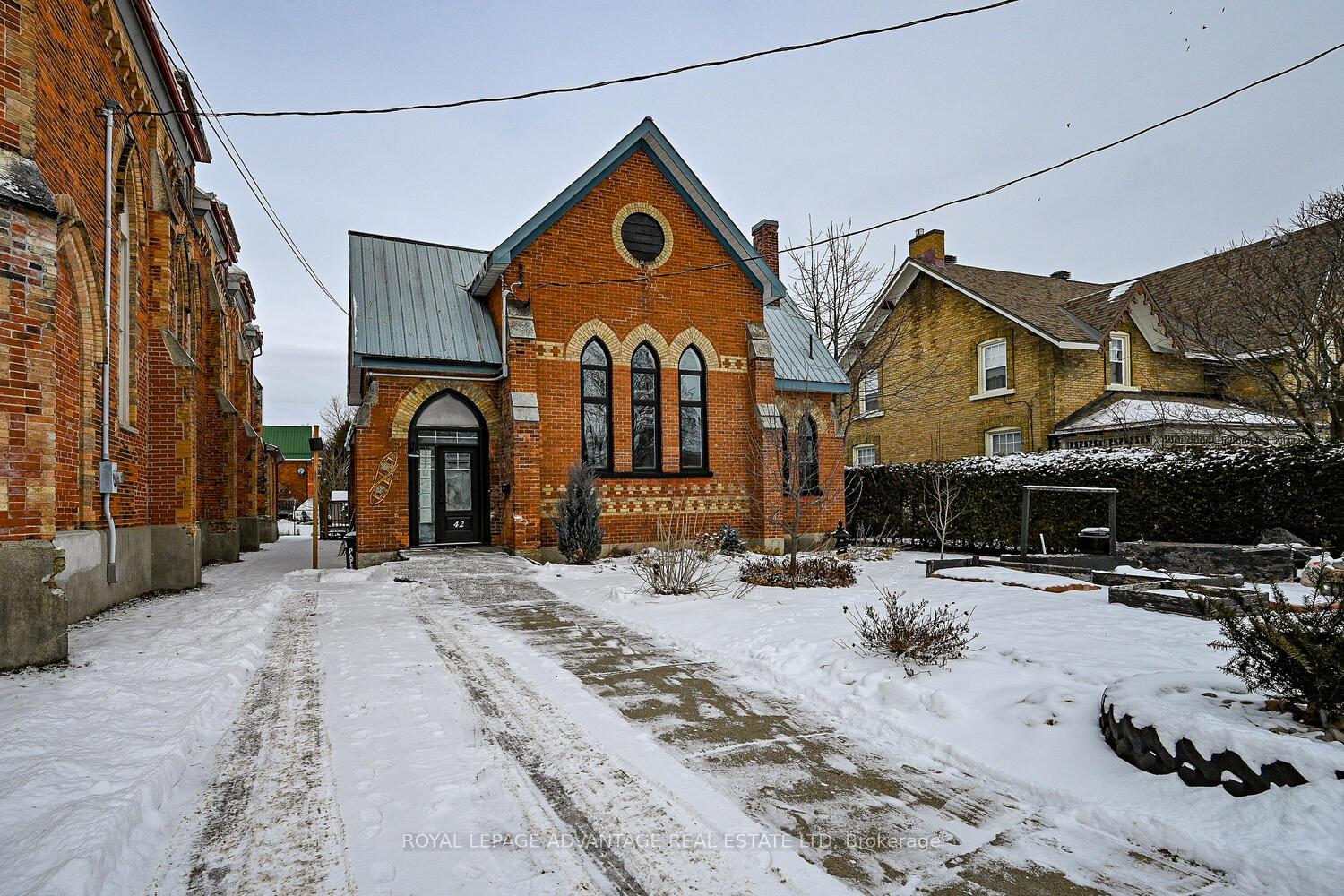 Photo 1 of 42 William Street W, Smiths Falls — HOMEH