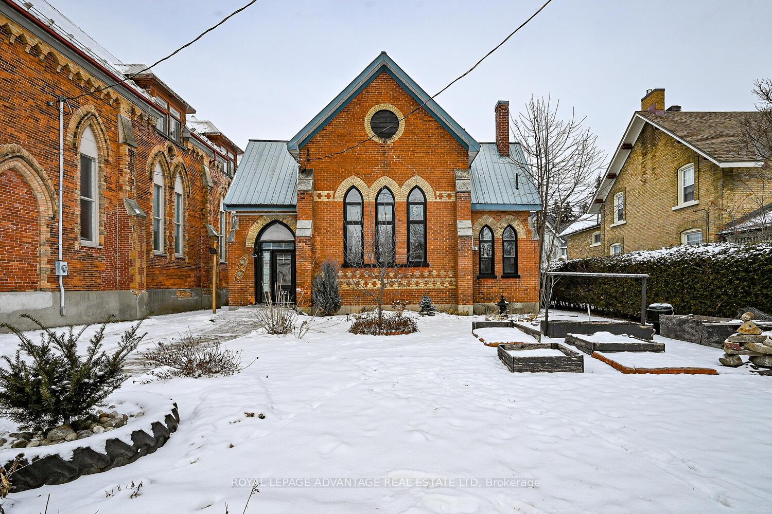 Photo 3 of 42 William Street W, Smiths Falls — HOMEH