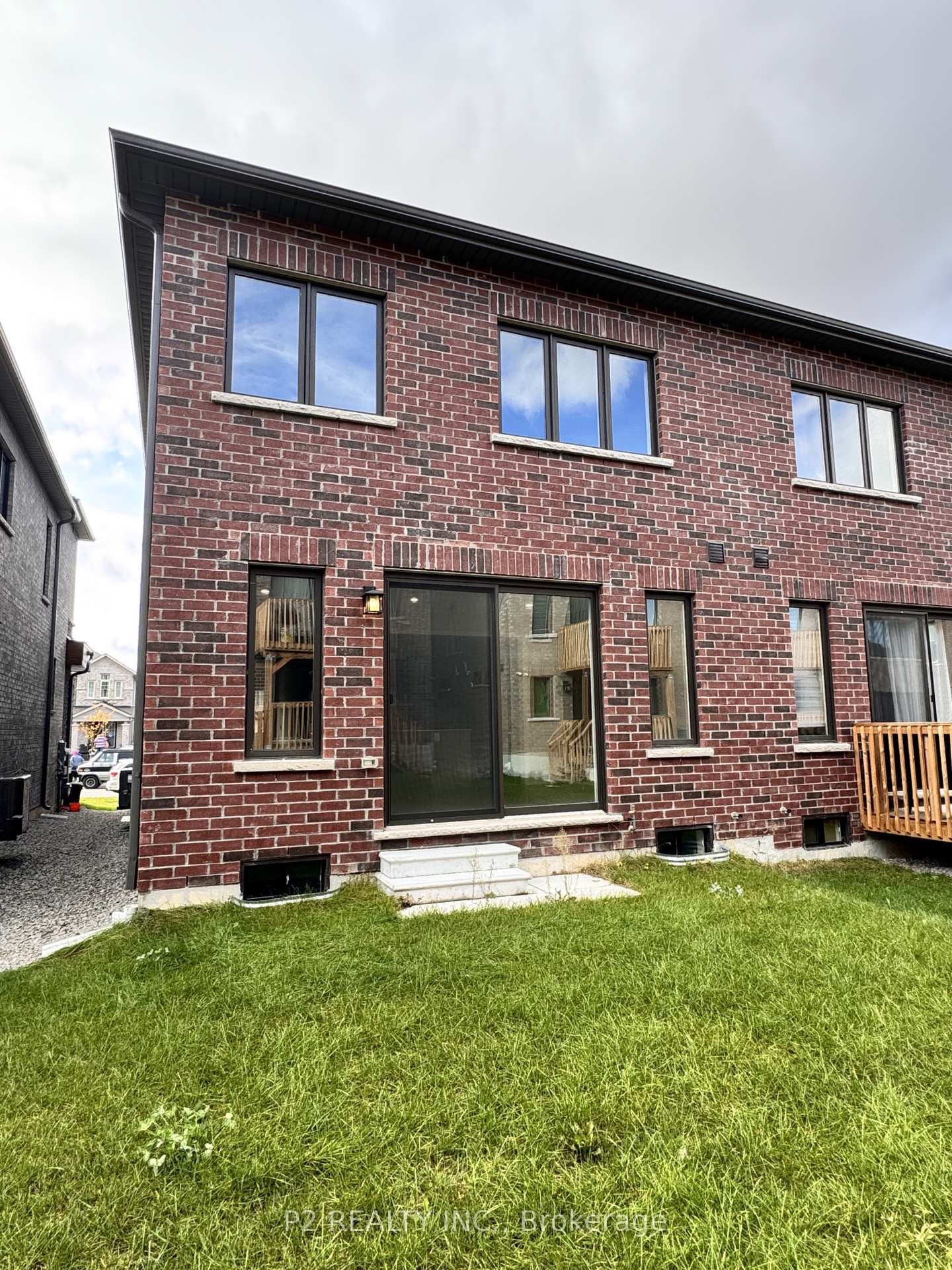 Photo 2 of 25 Bearberry Road, Springwater, Midhurst — HOMEH