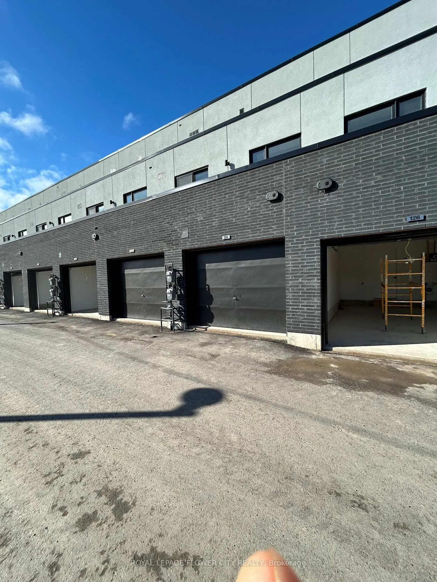 Photo 3 of 124 Everett Common, St. Catharines, Oakdale — HOMEH