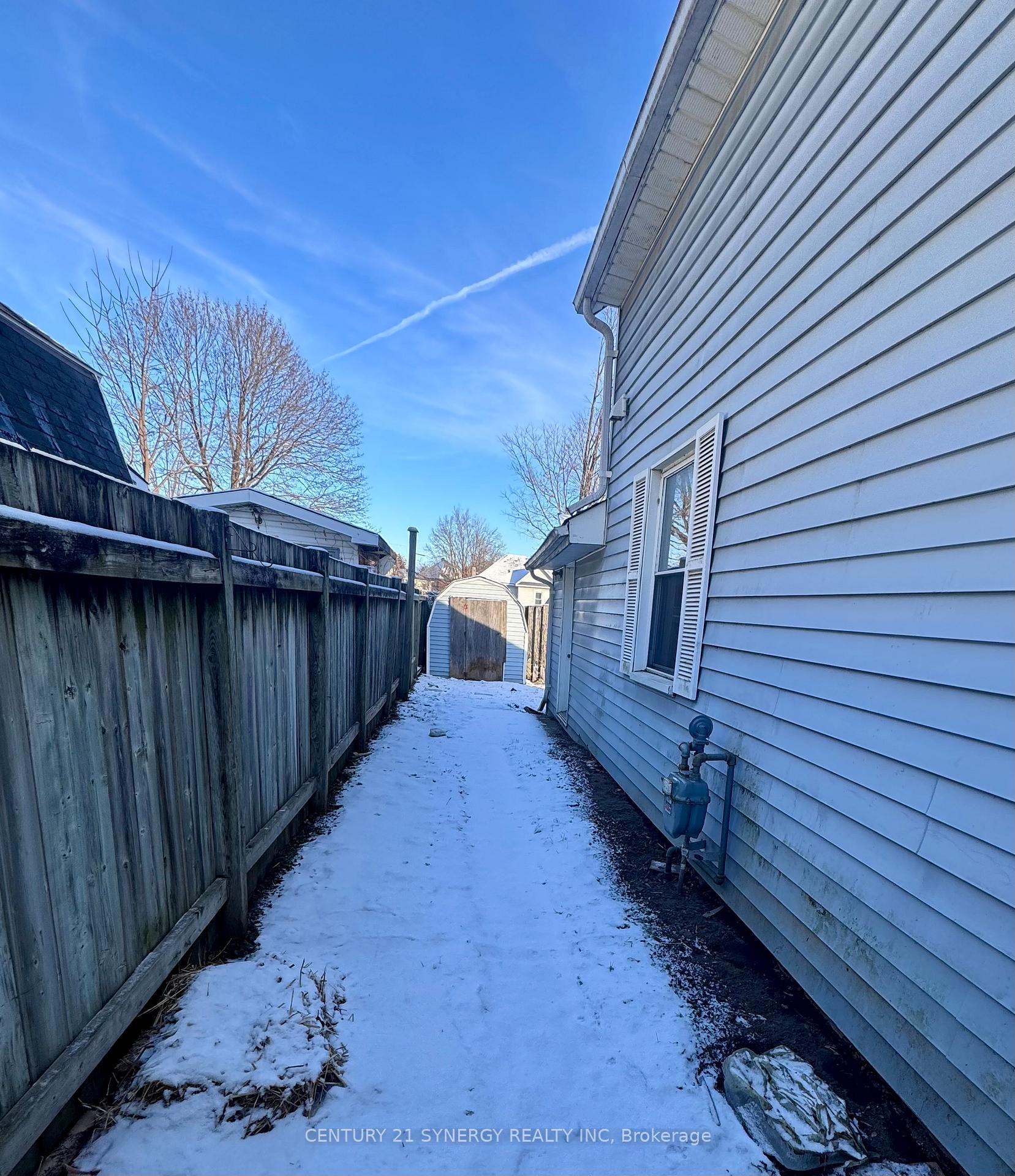 Photo 3 of 15 Bay Street S, Smiths Falls — HOMEH