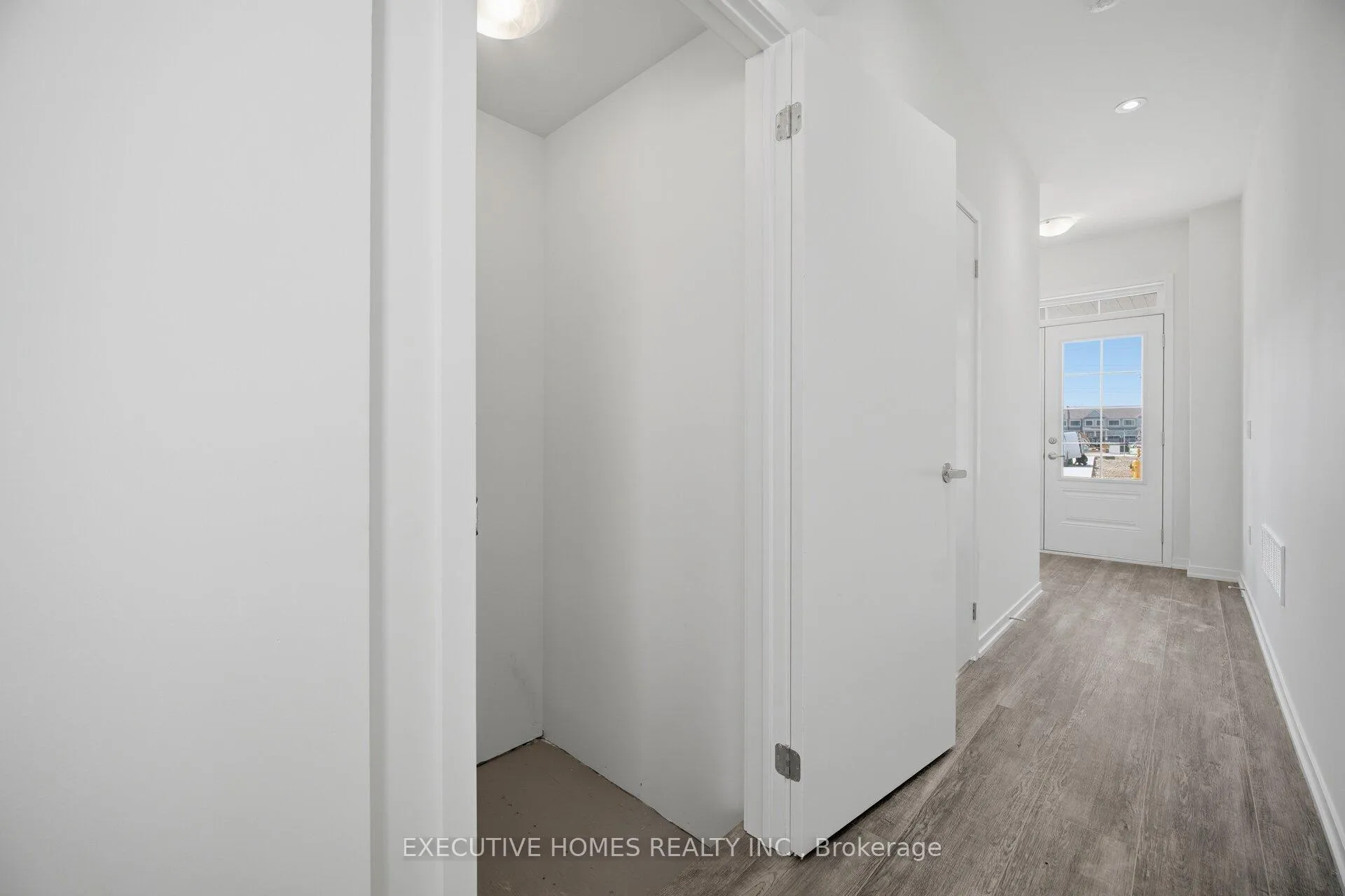 Photo 42 of 48 Aurora Common, Cambridge — HOMEH
