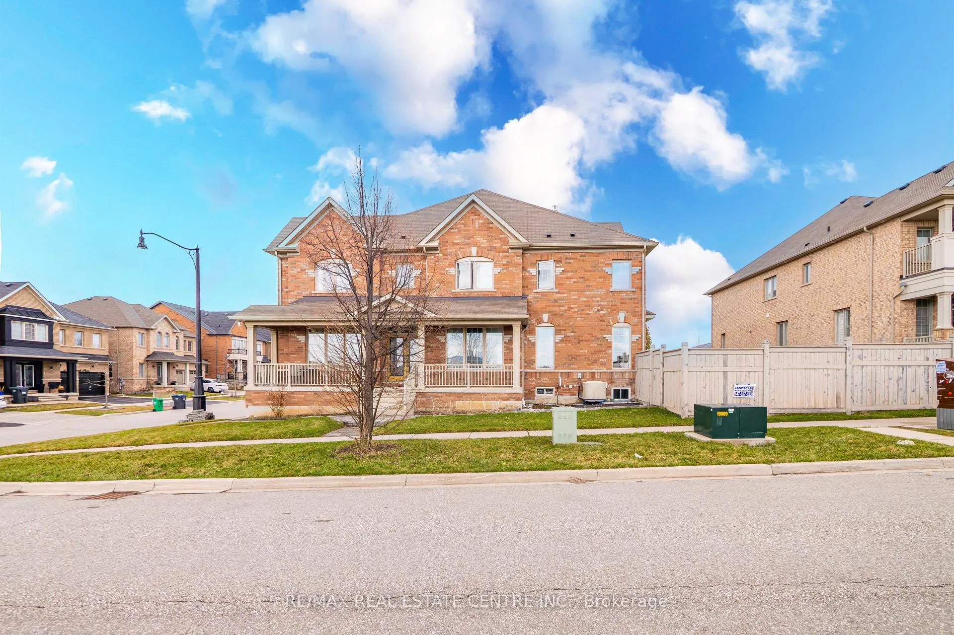 Photo 3 of 6 Libby Road, Brampton, Credit Valley — HOMEH