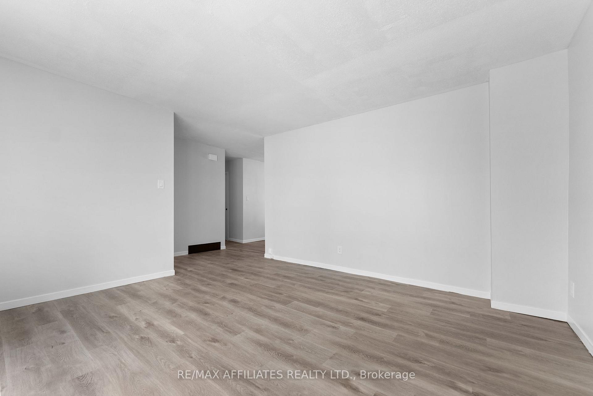 Photo 10 of 32 Bell Avenue, Smiths Falls — HOMEH