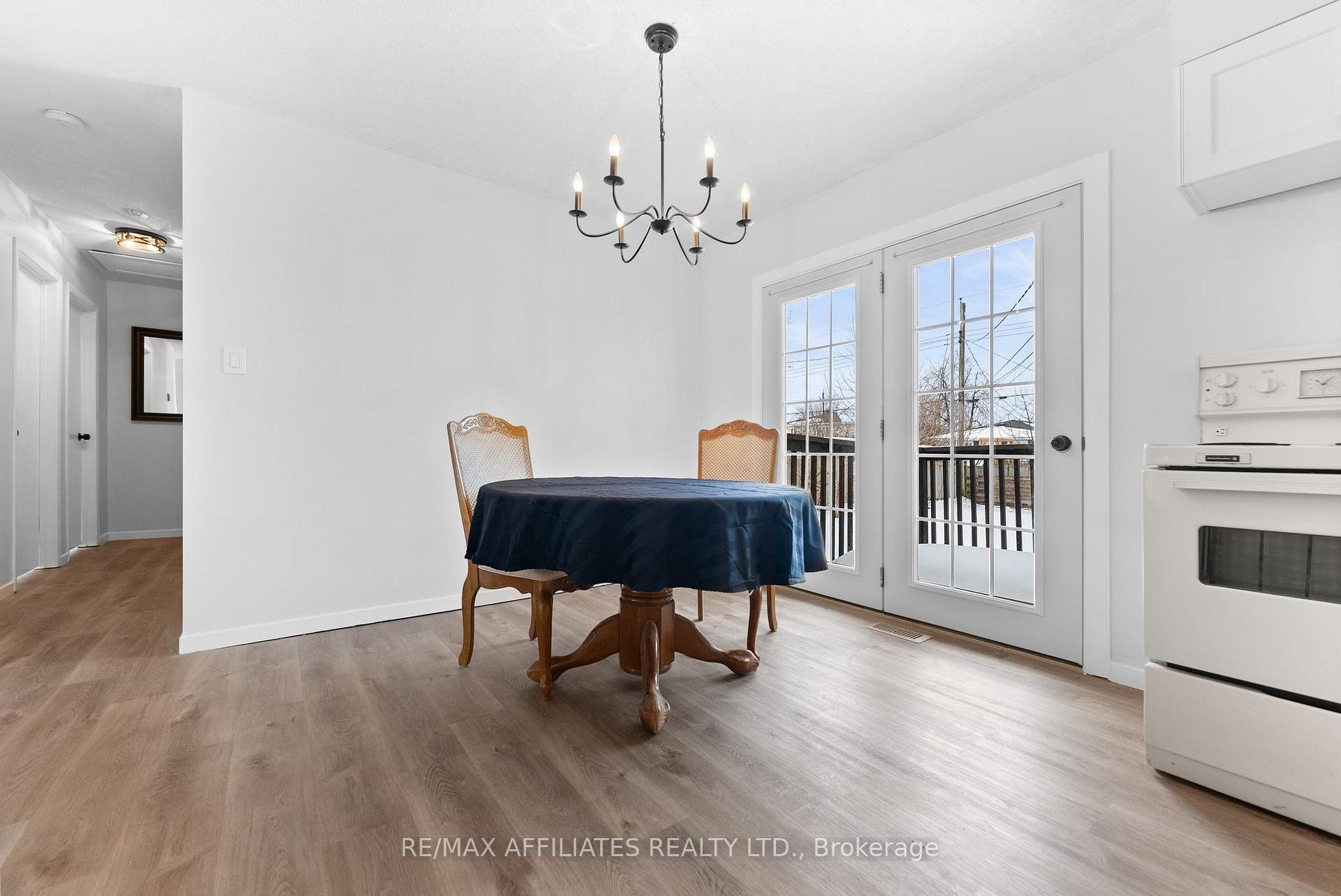 Photo 12 of 32 Bell Avenue, Smiths Falls — HOMEH