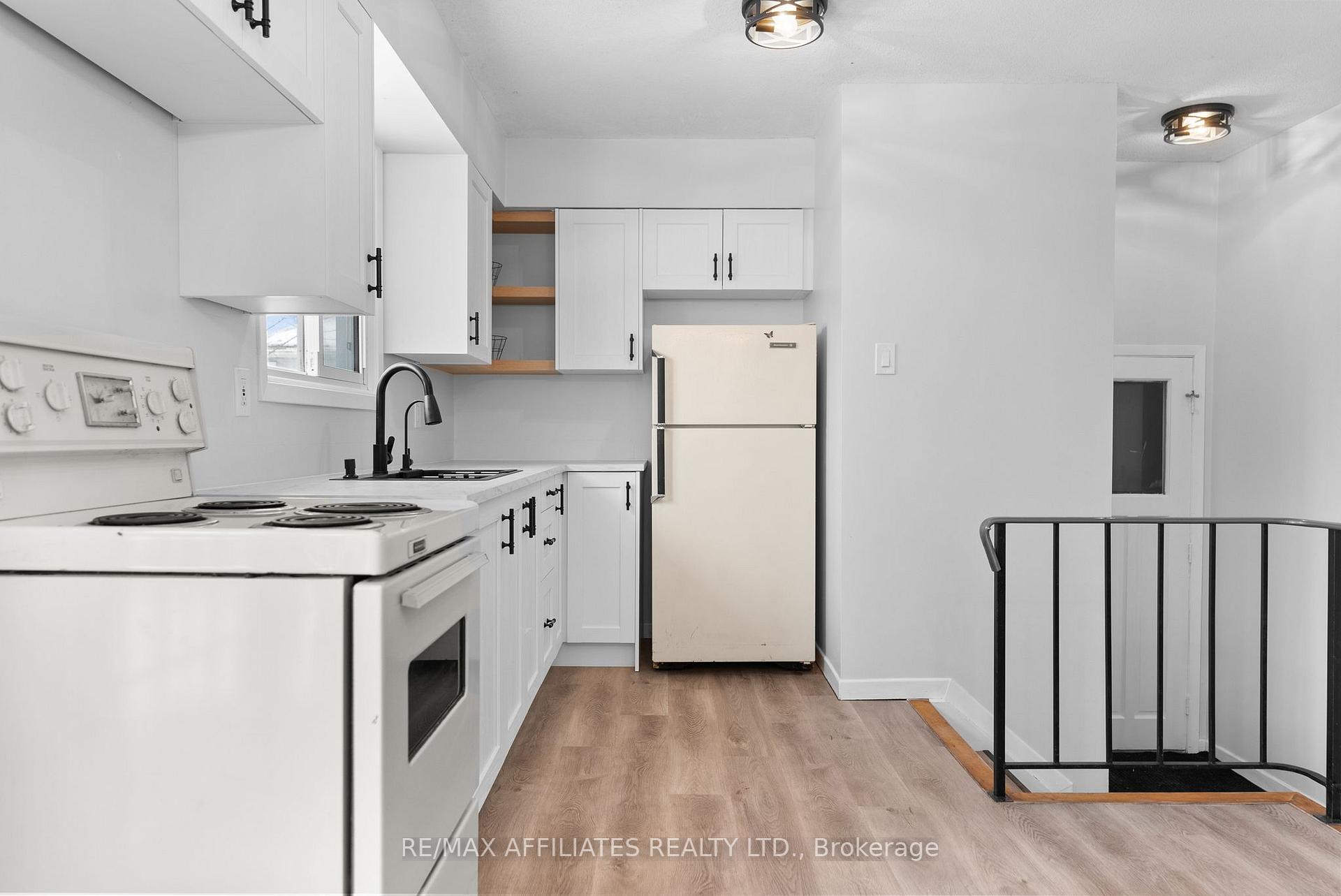 Photo 14 of 32 Bell Avenue, Smiths Falls — HOMEH