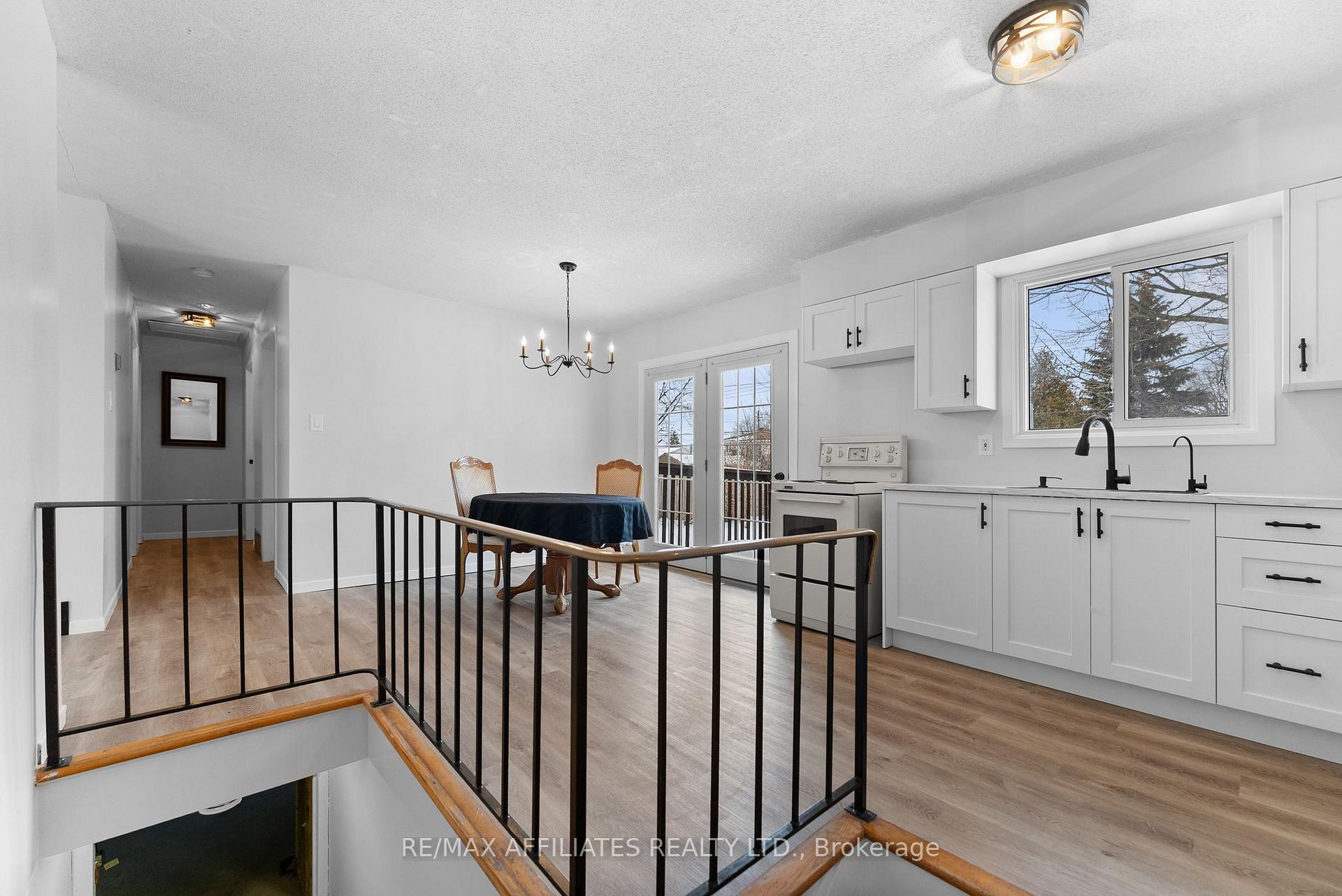 Photo 16 of 32 Bell Avenue, Smiths Falls — HOMEH