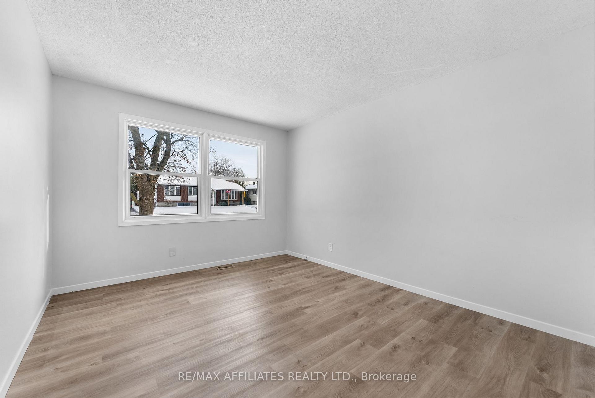 Photo 20 of 32 Bell Avenue, Smiths Falls — HOMEH
