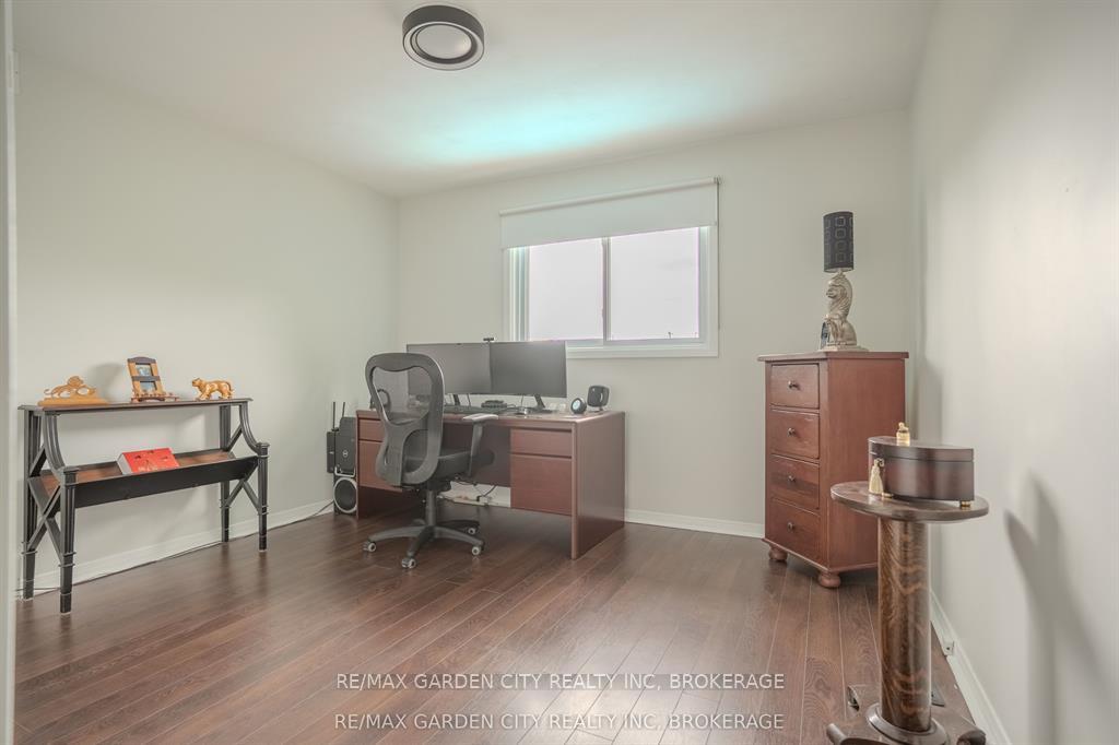 Photo 22 of 67 Chancery Circle, St. Catharines, Vine/Linwell — HOMEH