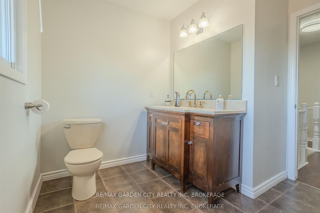 Photo 27 of 67 Chancery Circle, St. Catharines, Vine/Linwell — HOMEH