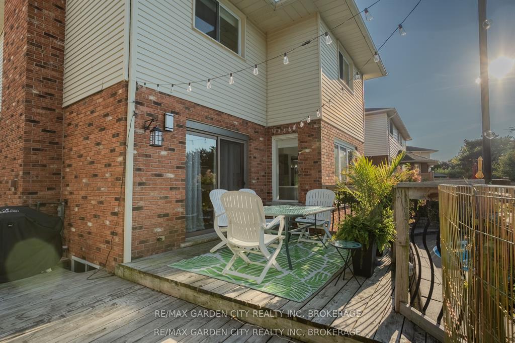 Photo 35 of 67 Chancery Circle, St. Catharines, Vine/Linwell — HOMEH