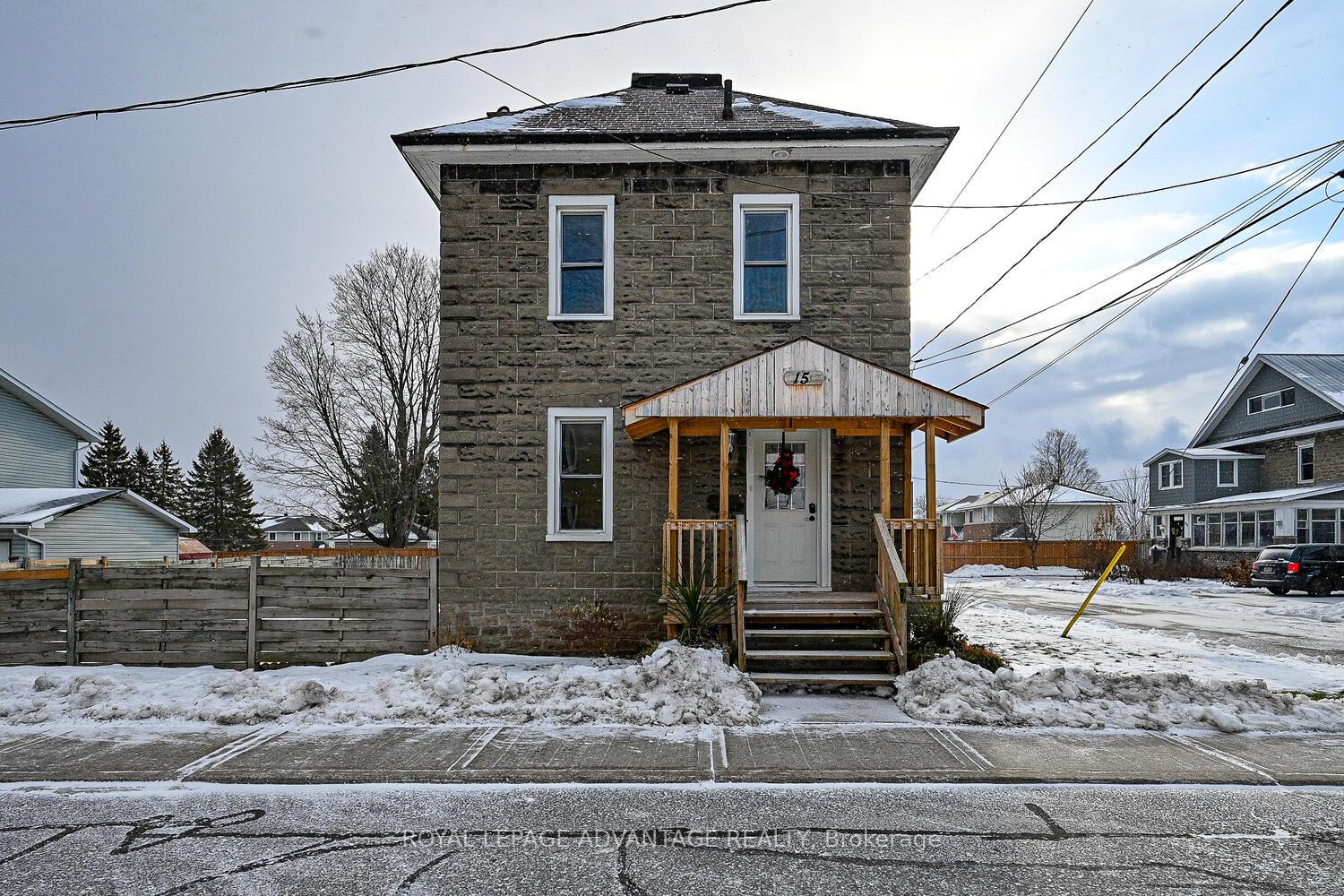 Photo 1 of 15 Thomas Street, Smiths Falls — HOMEH