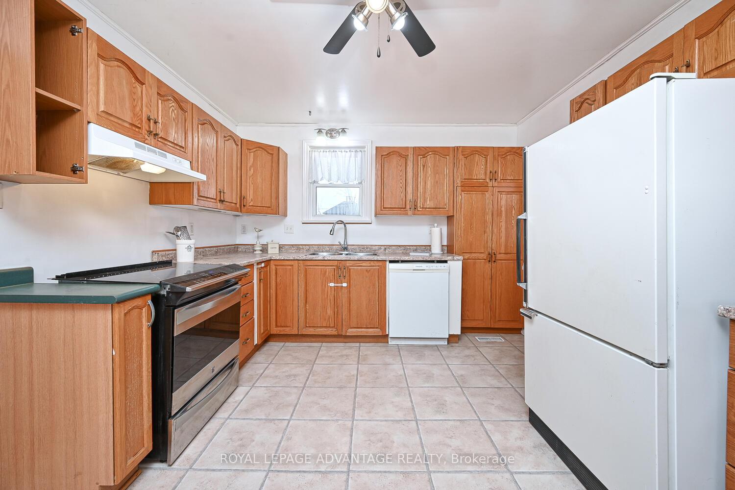 Photo 15 of 15 Thomas Street, Smiths Falls — HOMEH