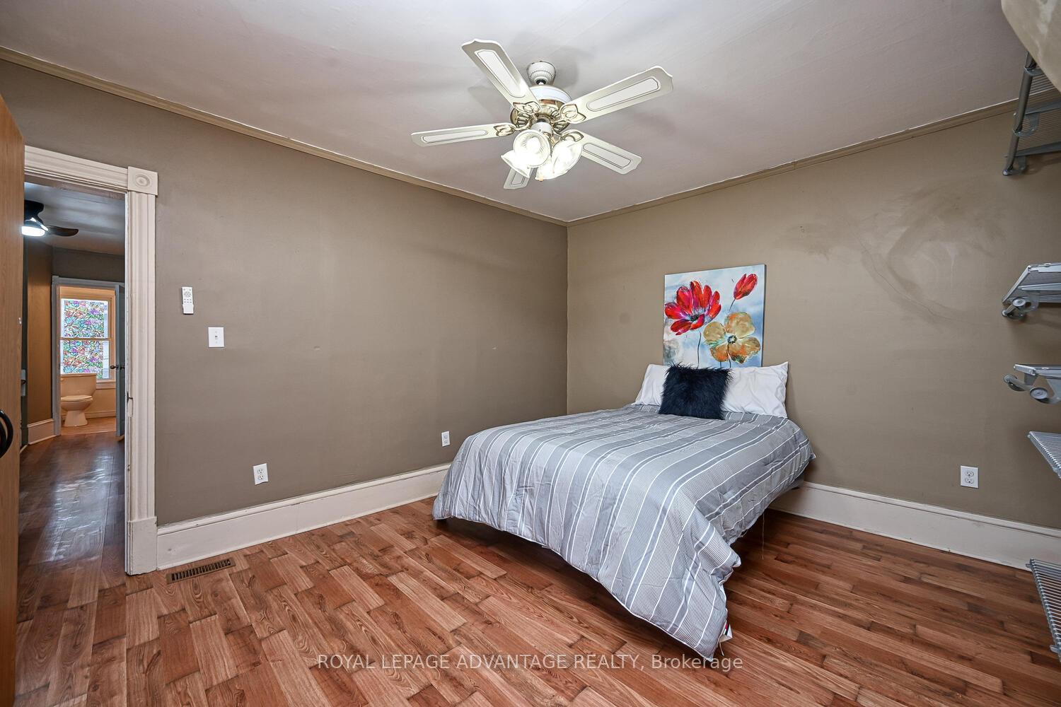 Photo 20 of 15 Thomas Street, Smiths Falls — HOMEH