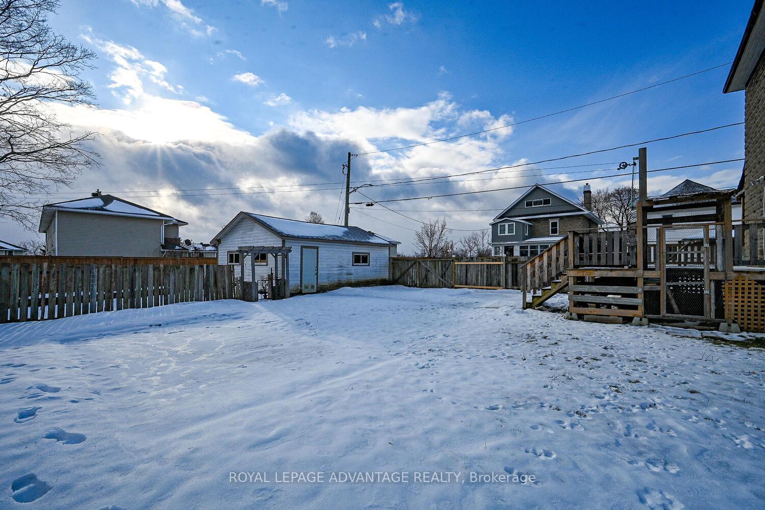Photo 35 of 15 Thomas Street, Smiths Falls — HOMEH