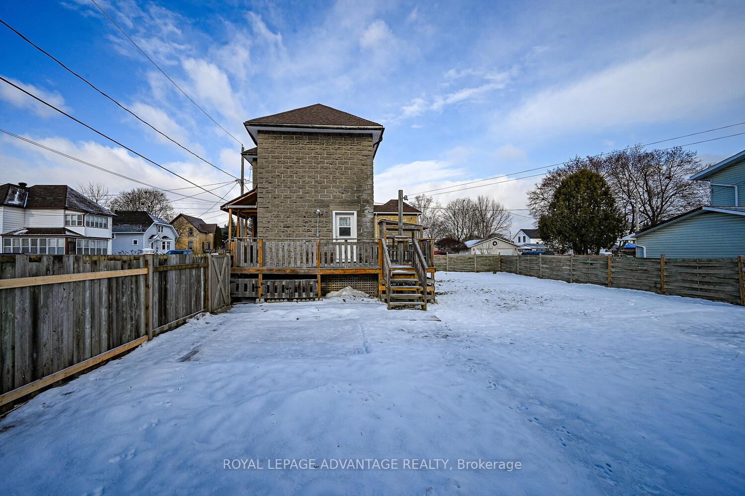 Photo 37 of 15 Thomas Street, Smiths Falls — HOMEH