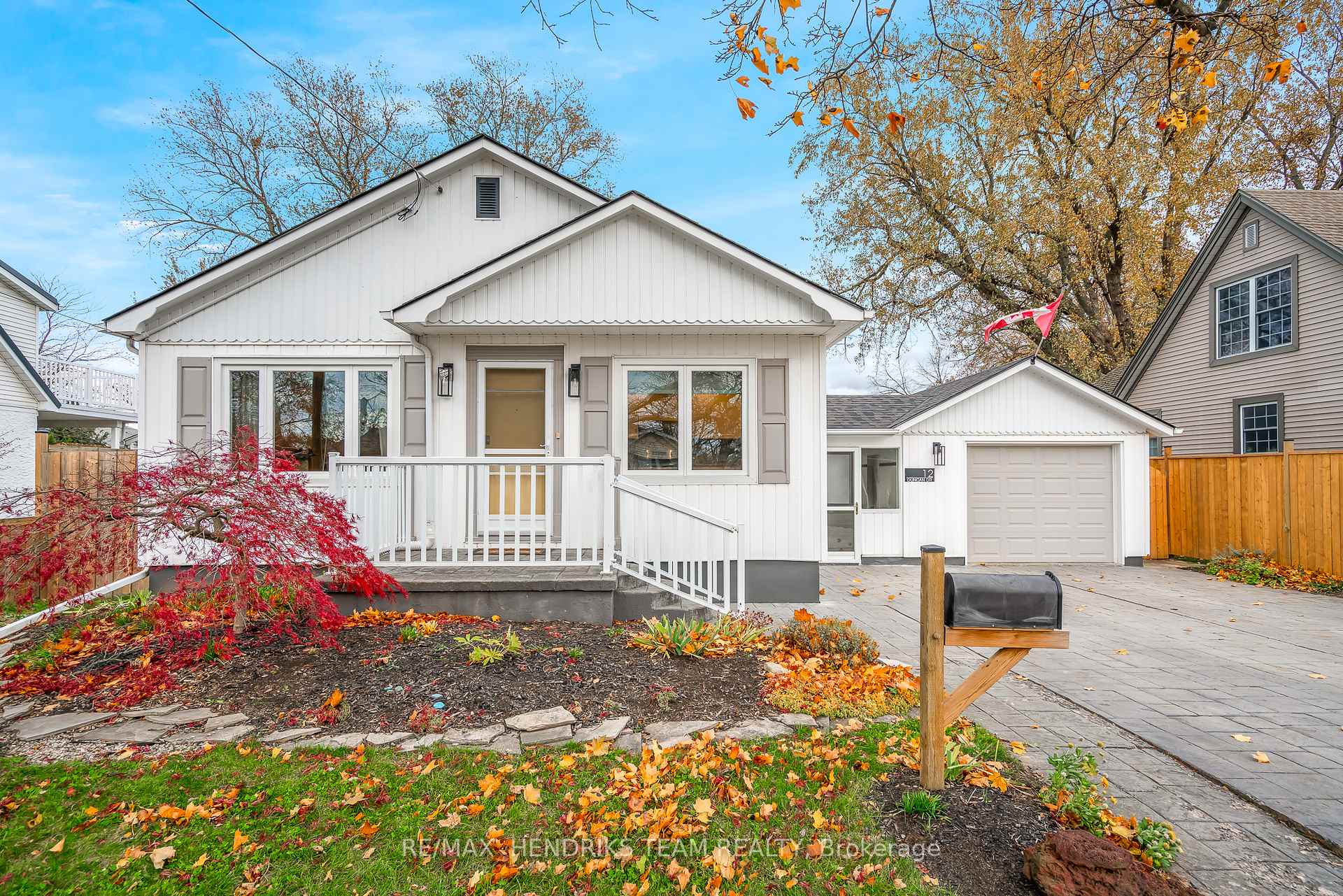 Photo 2 of 12 Duncan Drive, St. Catharines, Vine/Linwell — HOMEH
