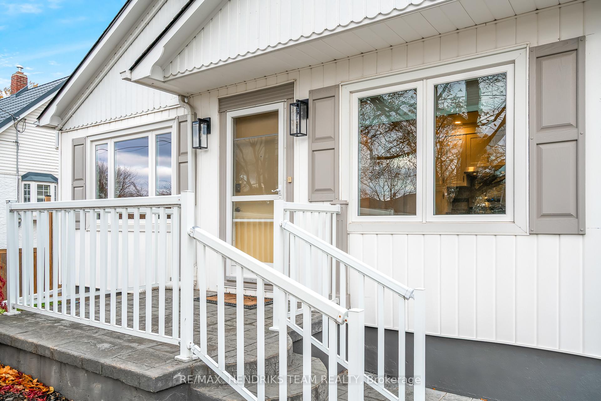 Photo 3 of 12 Duncan Drive, St. Catharines, Vine/Linwell — HOMEH