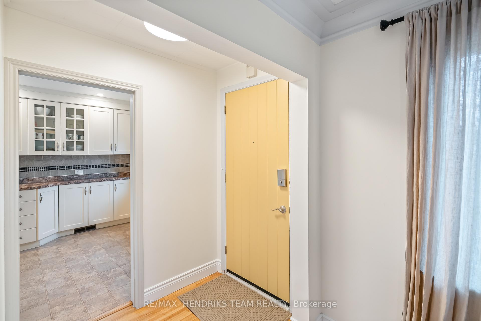 Photo 4 of 12 Duncan Drive, St. Catharines, Vine/Linwell — HOMEH