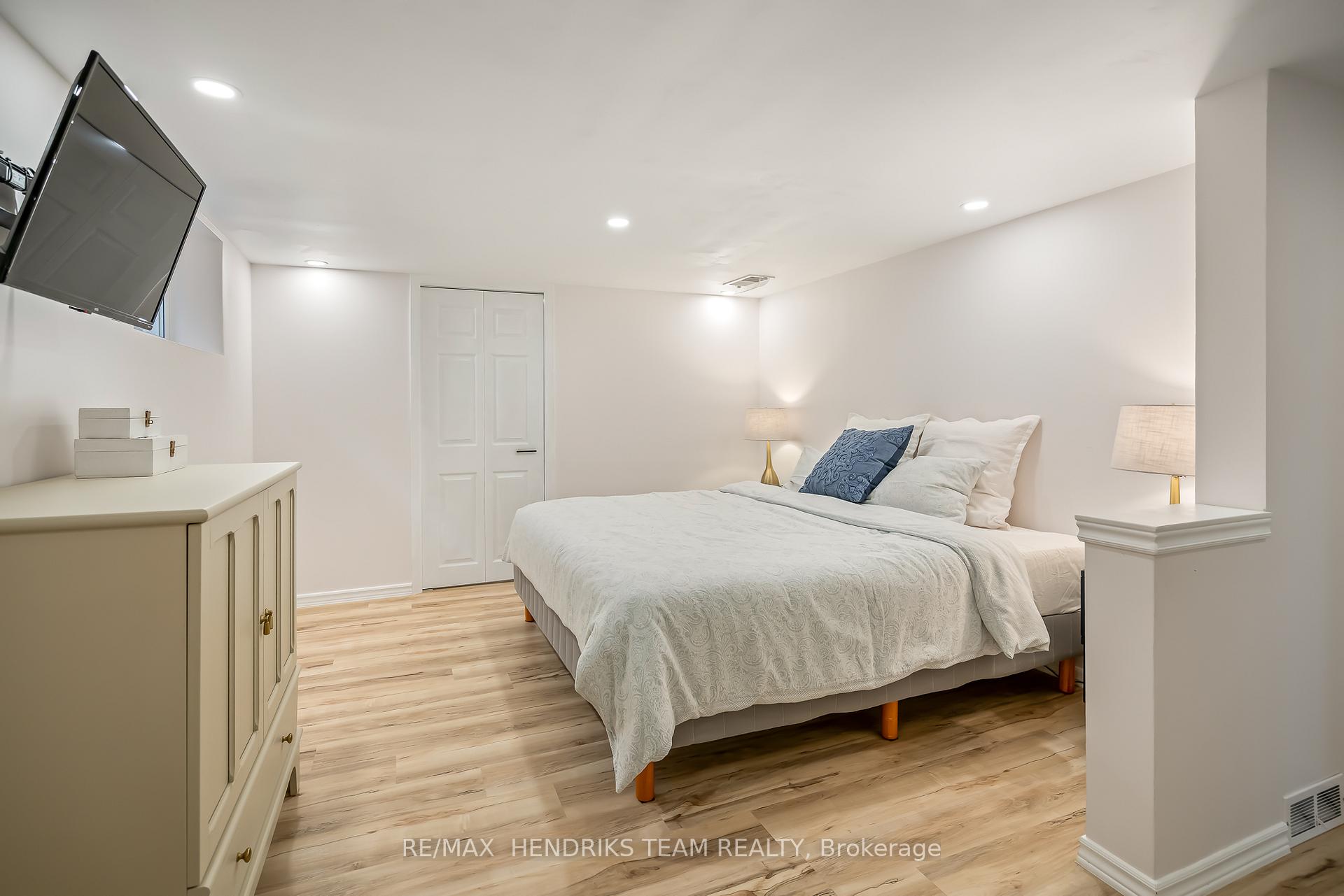 Photo 25 of 12 Duncan Drive, St. Catharines, Vine/Linwell — HOMEH