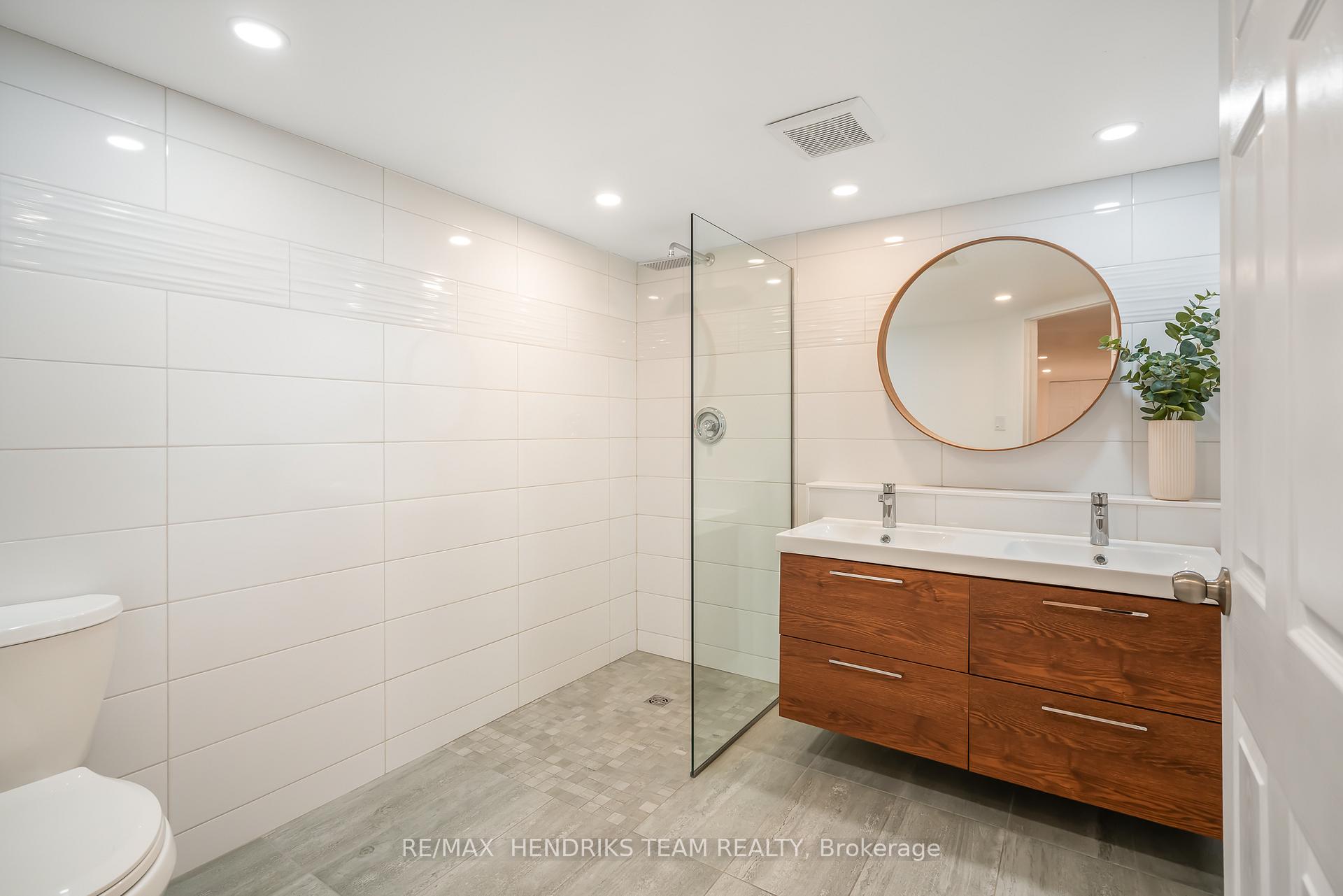 Photo 28 of 12 Duncan Drive, St. Catharines, Vine/Linwell — HOMEH
