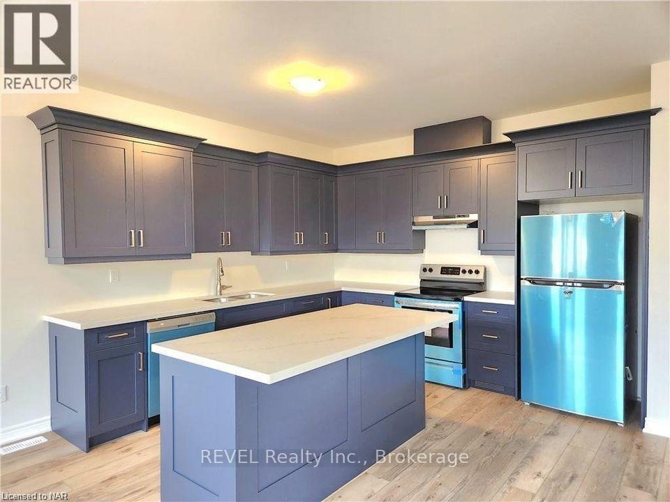 Photo 3 of 15 Shamrock Common, St. Catharines, Rykert/Vansickle — HOMEH