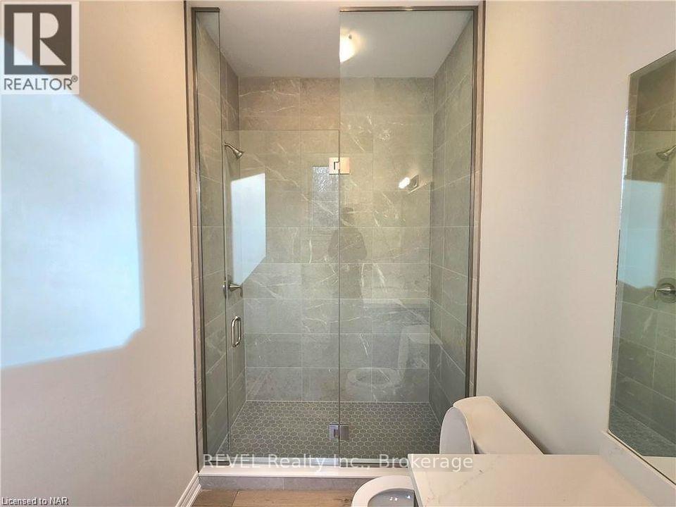 Photo 10 of 15 Shamrock Common, St. Catharines, Rykert/Vansickle — HOMEH
