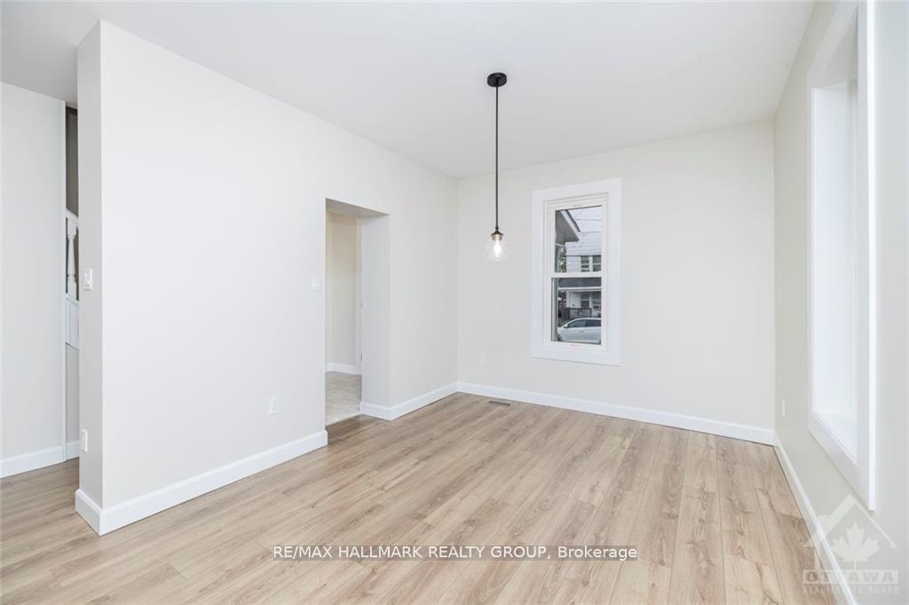 Photo 5 of 11 Kent Street, Smiths Falls — HOMEH