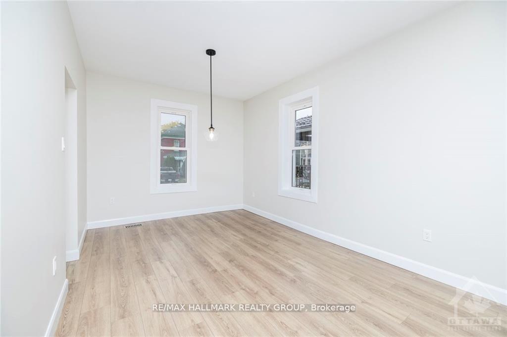 Photo 7 of 11 Kent Street, Smiths Falls — HOMEH