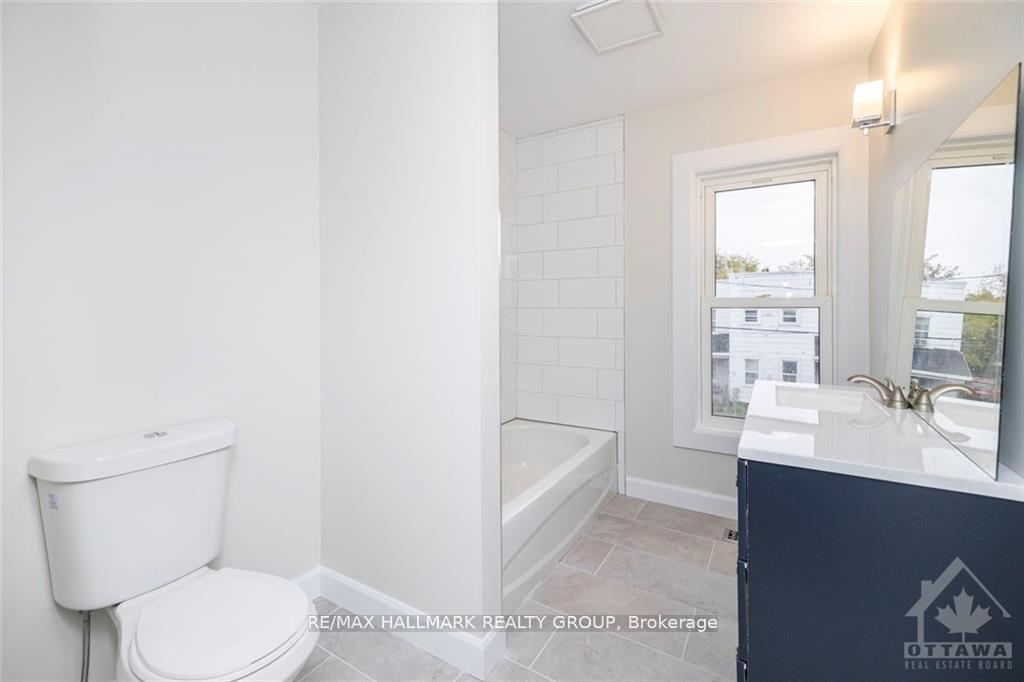 Photo 27 of 11 Kent Street, Smiths Falls — HOMEH