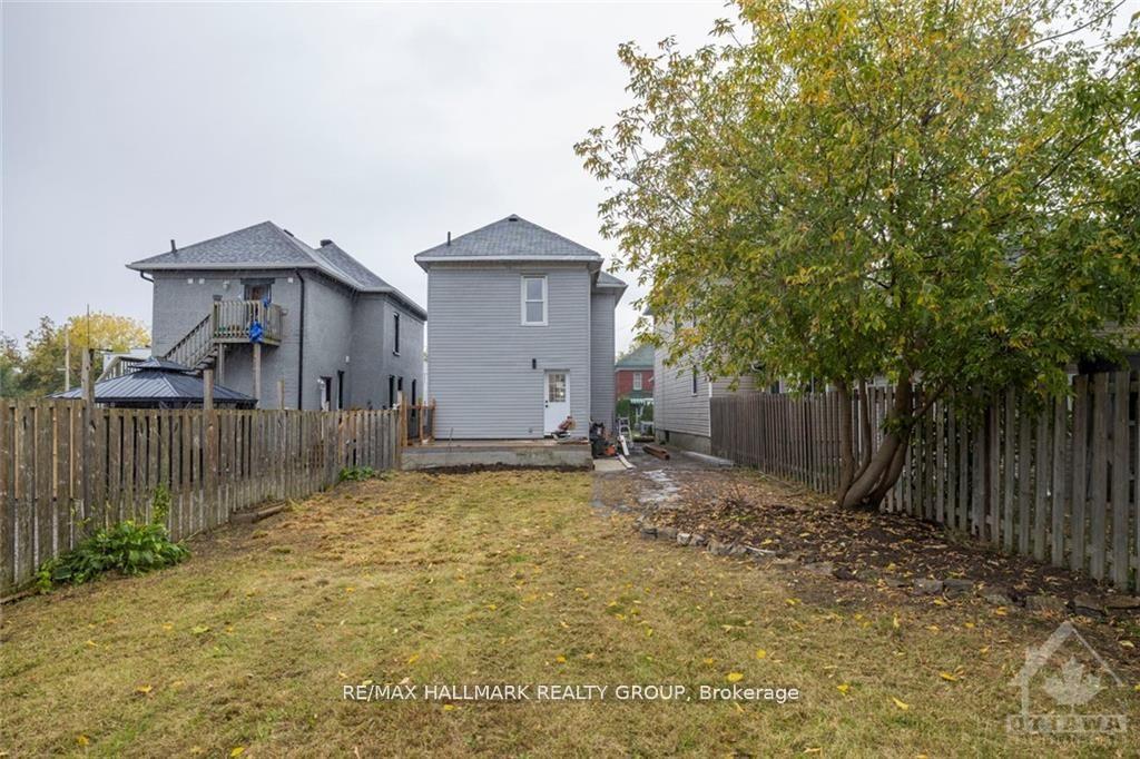 Photo 29 of 11 Kent Street, Smiths Falls — HOMEH