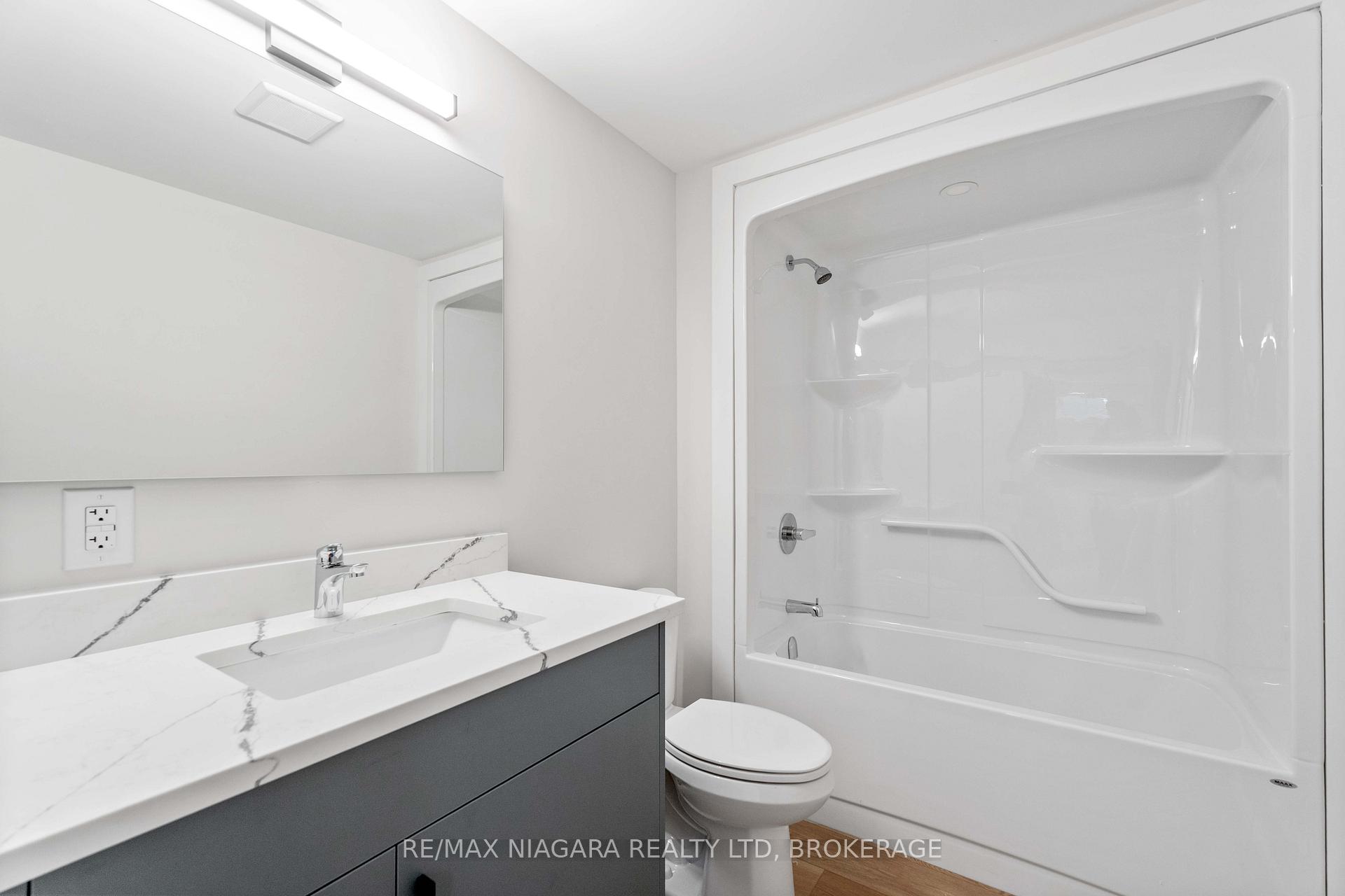 Photo 5 of Unit B, 35 Buchanan Road, St. Catharines, Carlton/Bunting — HOMEH