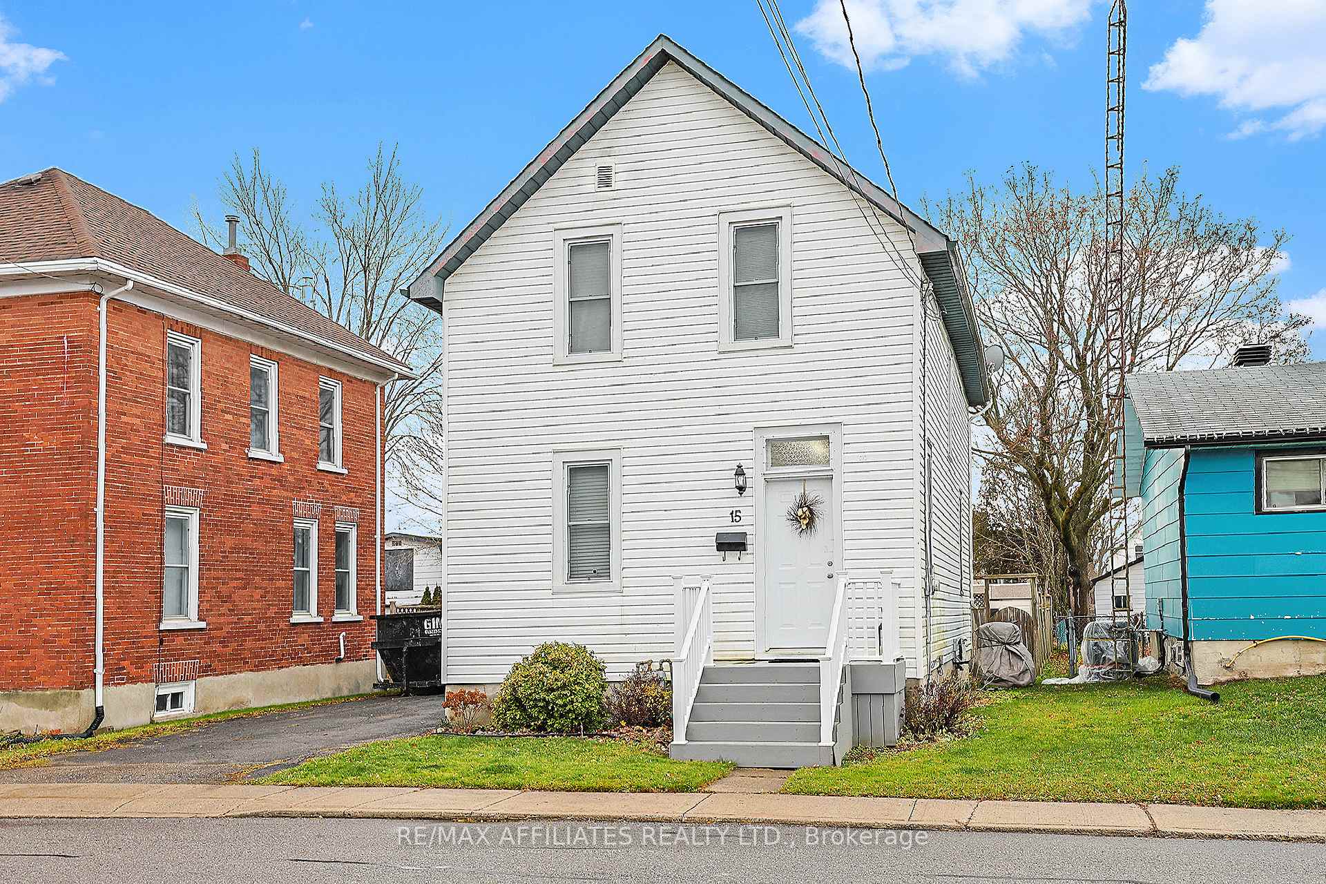 Photo 1 of 15 Robina Avenue N, Smiths Falls — HOMEH